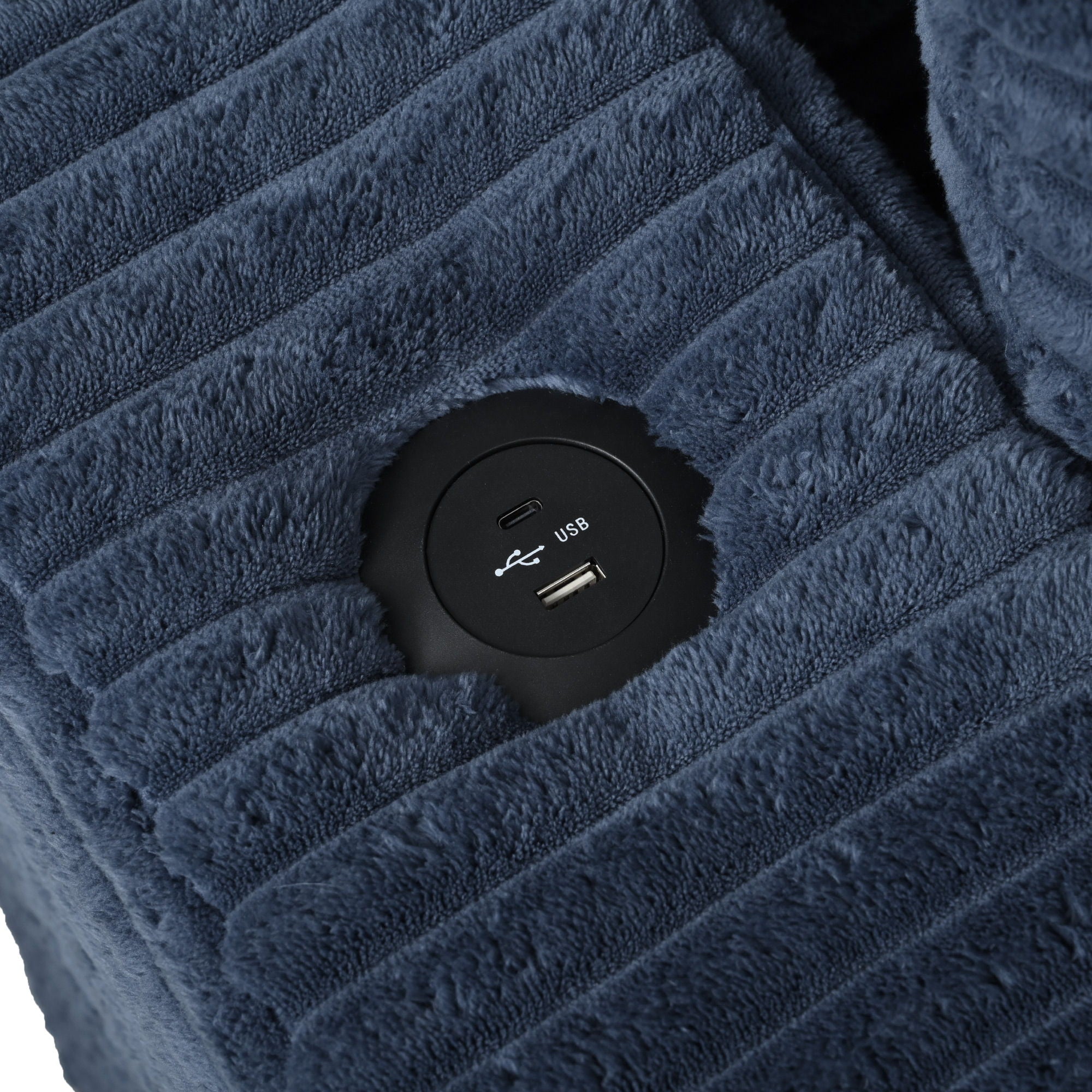 Oversized Loveseat Chaise With 2 USB Ports, 2 Cup Holders And 2 Throw Pillows