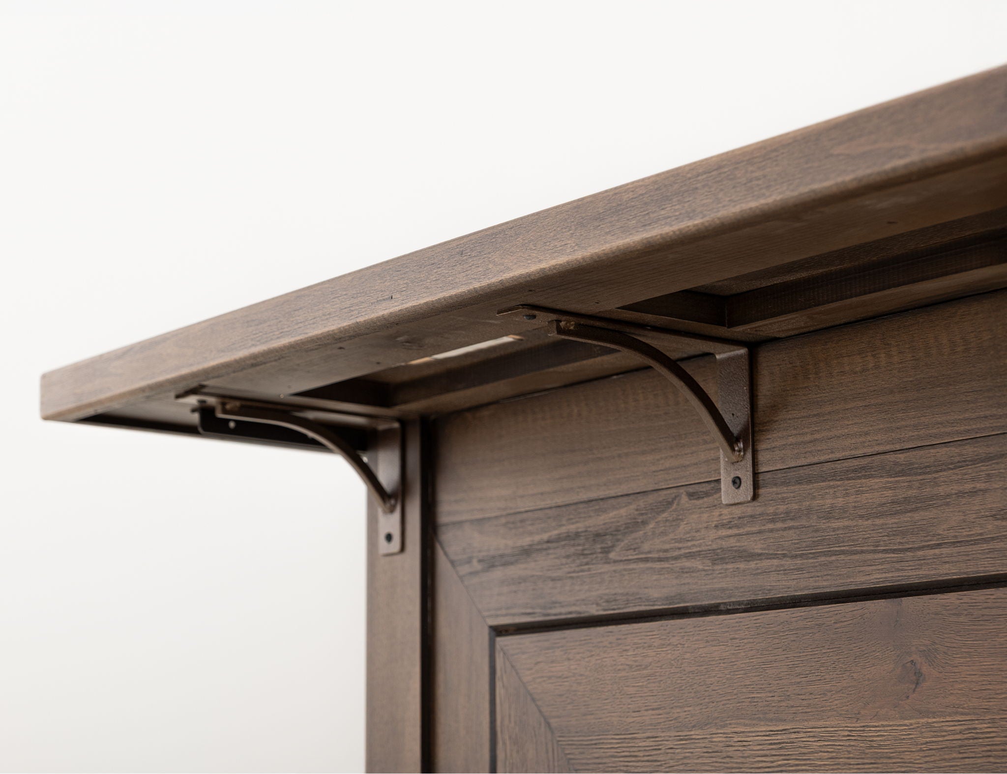 Novus Lodge - Bar - Walnut Brown