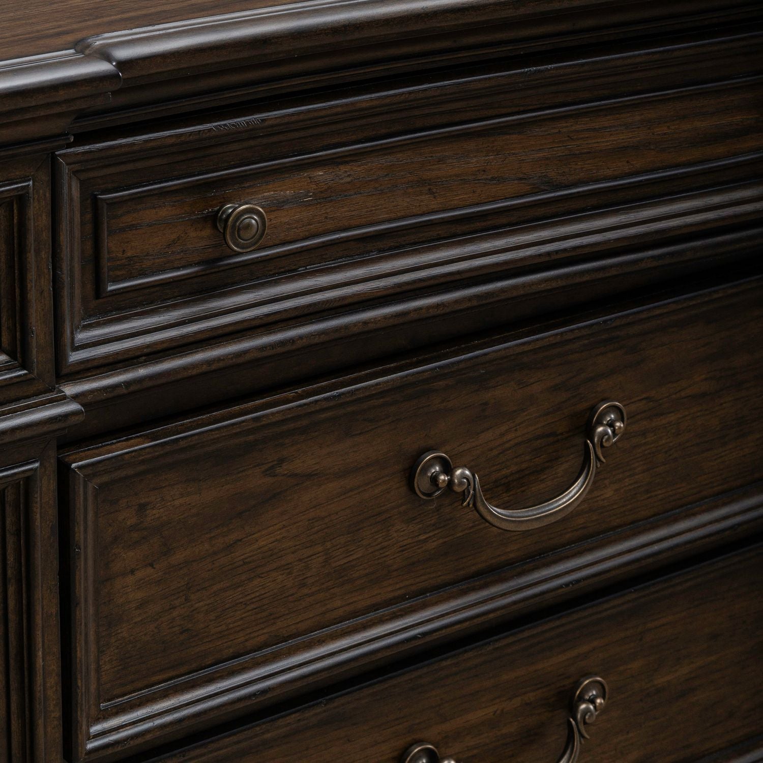 Provence Park - 8 Drawer Dresser - Brown