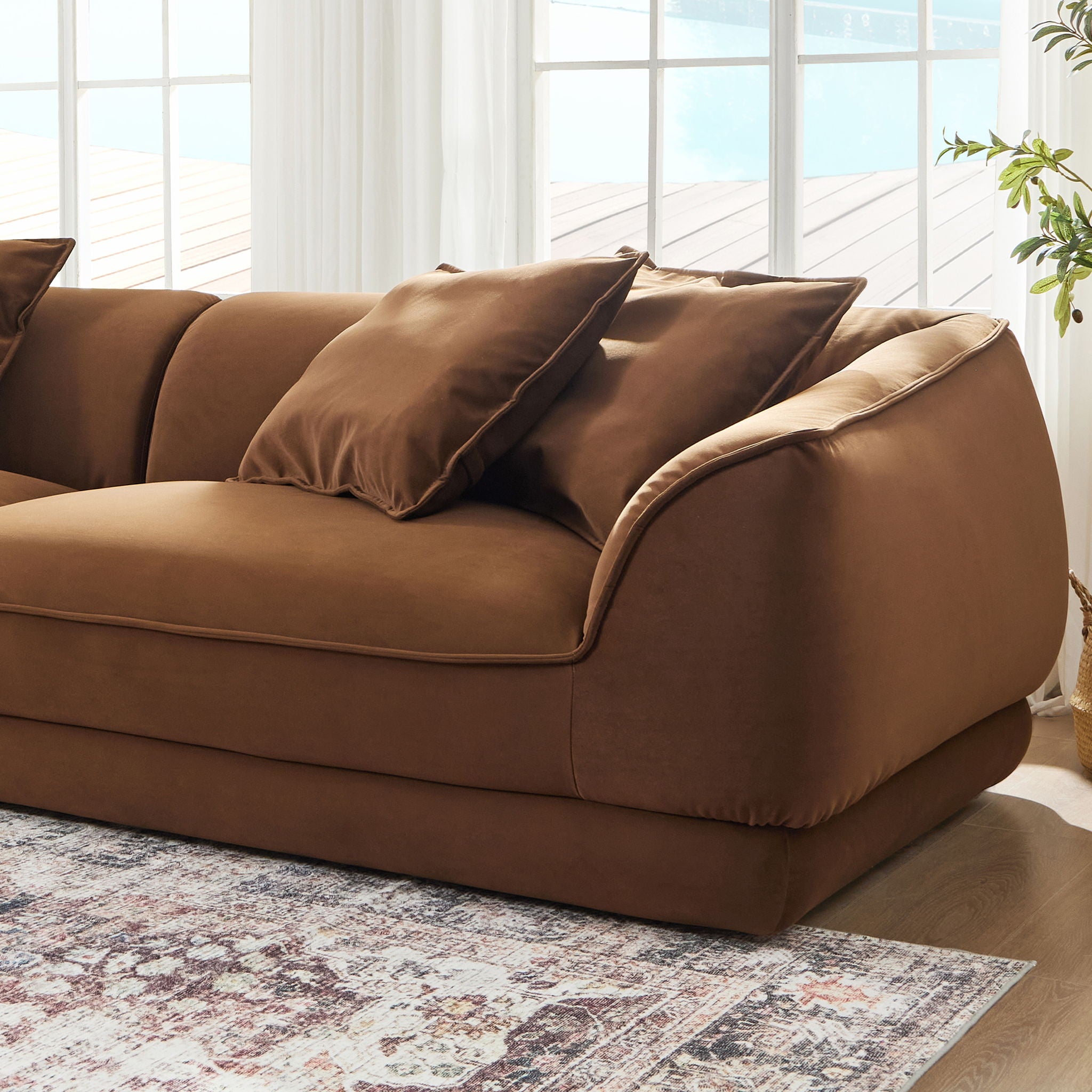 Nordic Modern Sofa With Removable Pillowcase, High Density Sponge Filling, 4 Throw Pillows