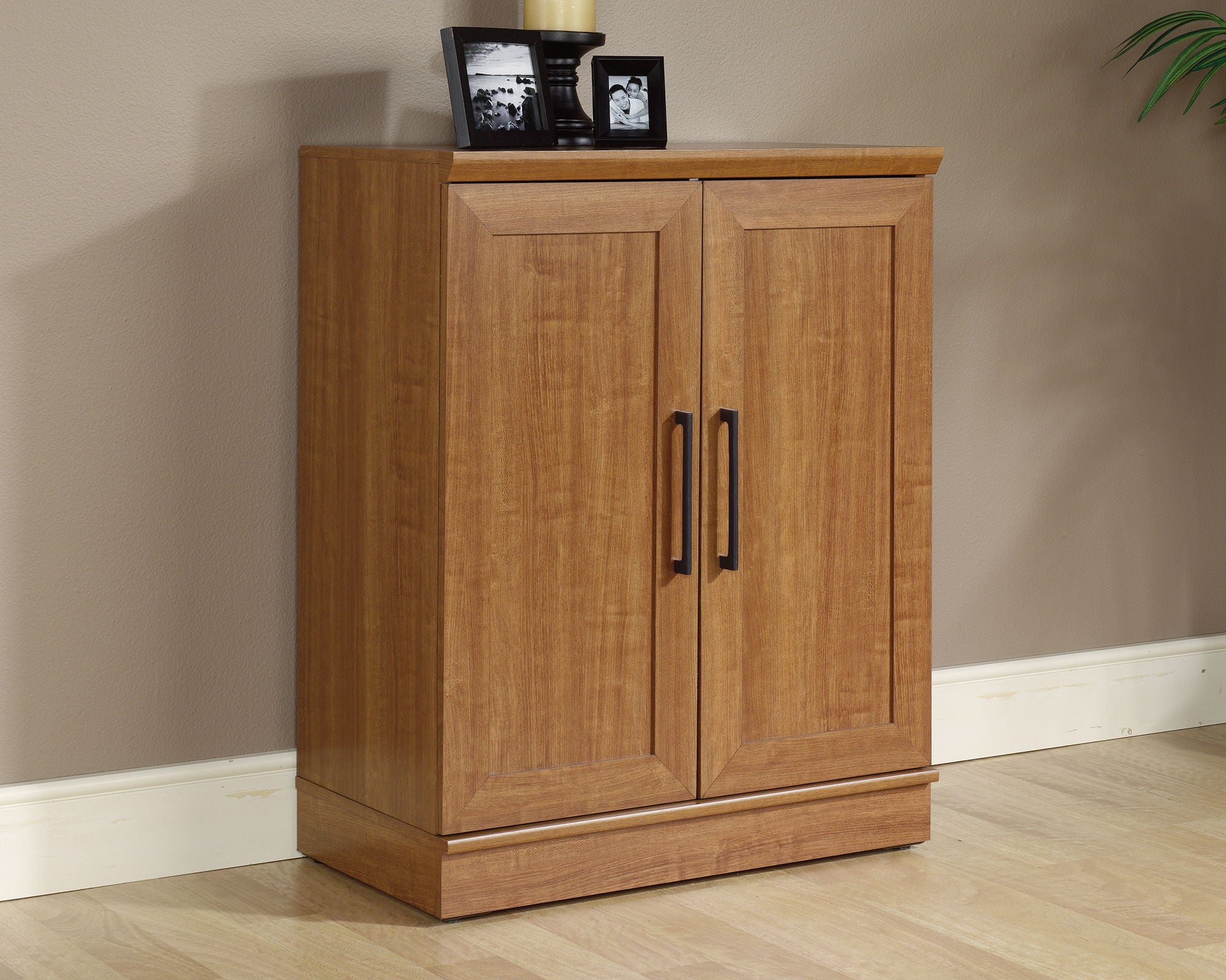 Base Cabinet in Sienna Oak