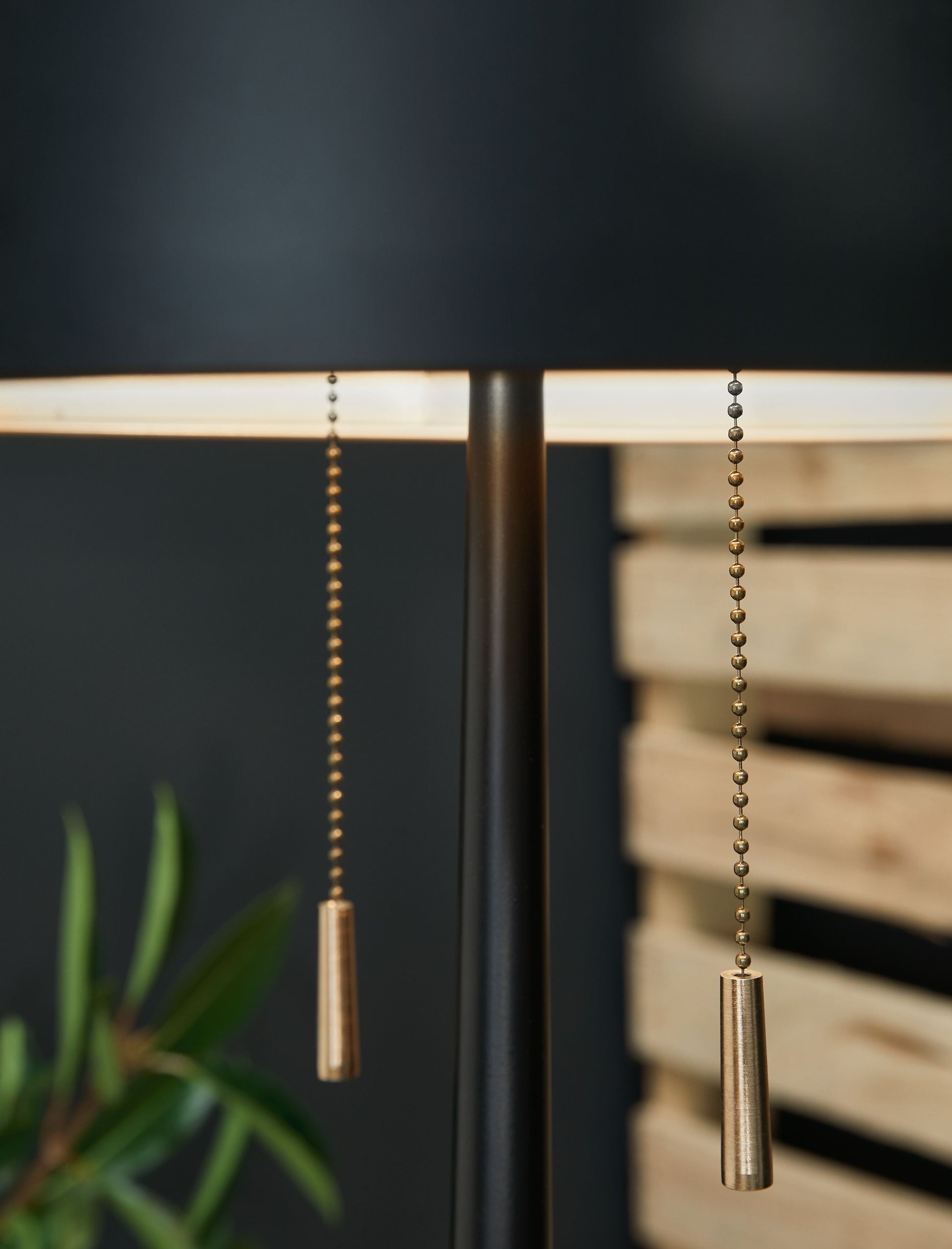 Ashley Furniture Amadell - Metal Lamp | Meri Furniture