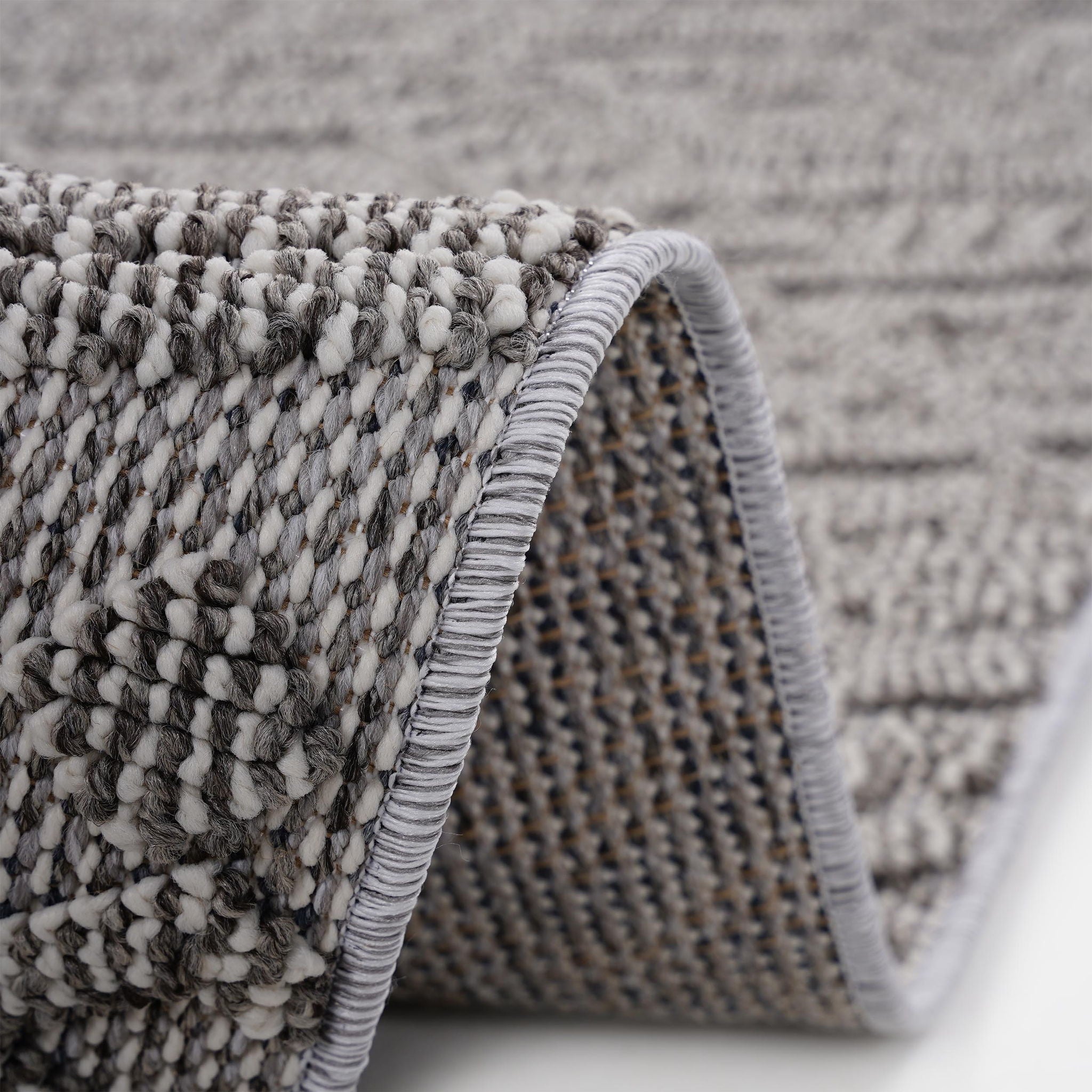 Guros - 8' X 10' Traditional Indoor / Outdoor Area Rug - White