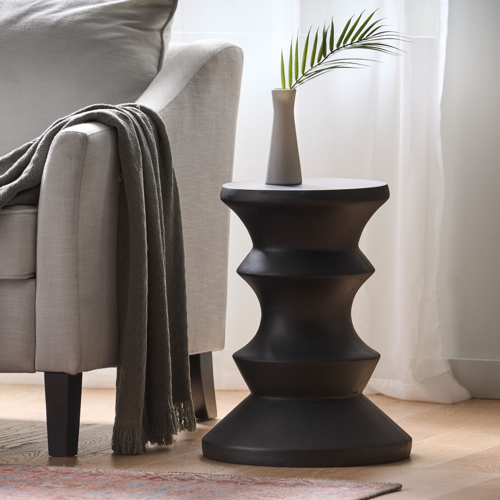 Side Table Modern Concrete Accent Piece - Black
