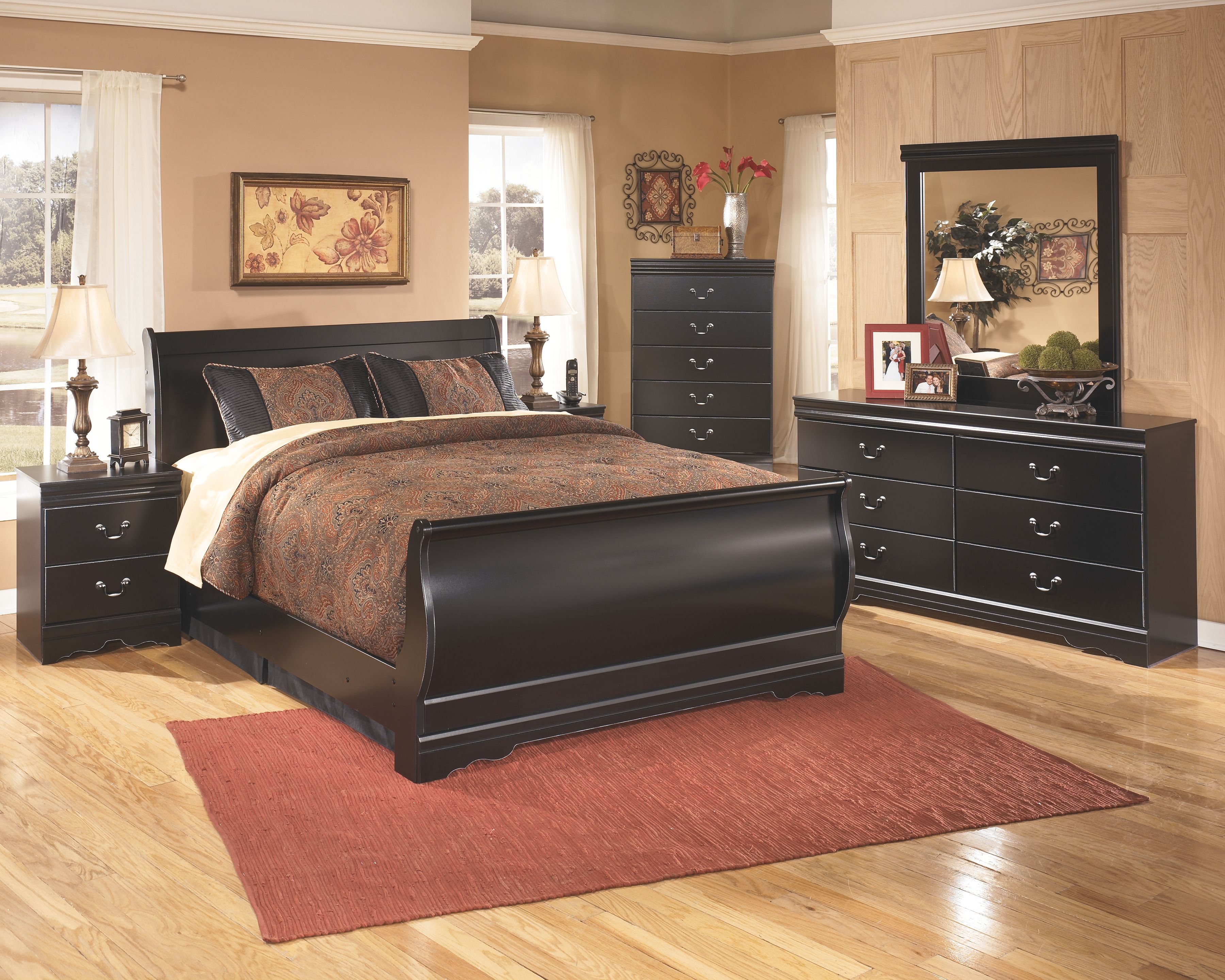 Signature Design by Ashley® Huey Vineyard - Bedroom Set | Meri Furniture