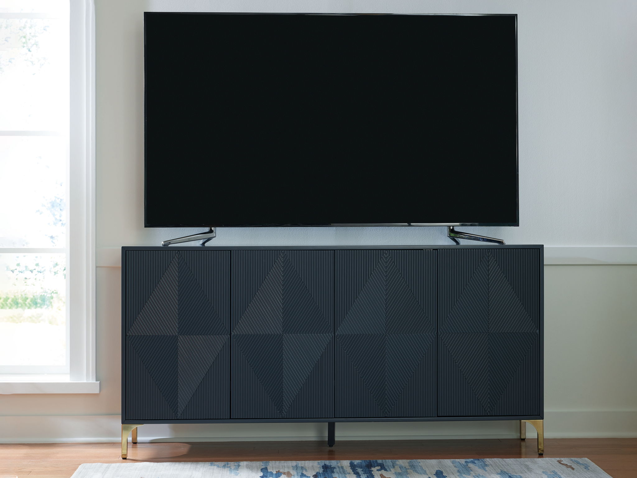 Loirwick - Accent Cabinet - Dark Blue