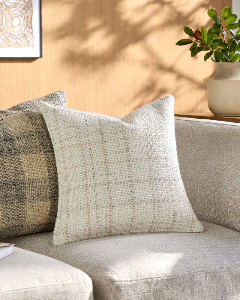 Amaya Pillow