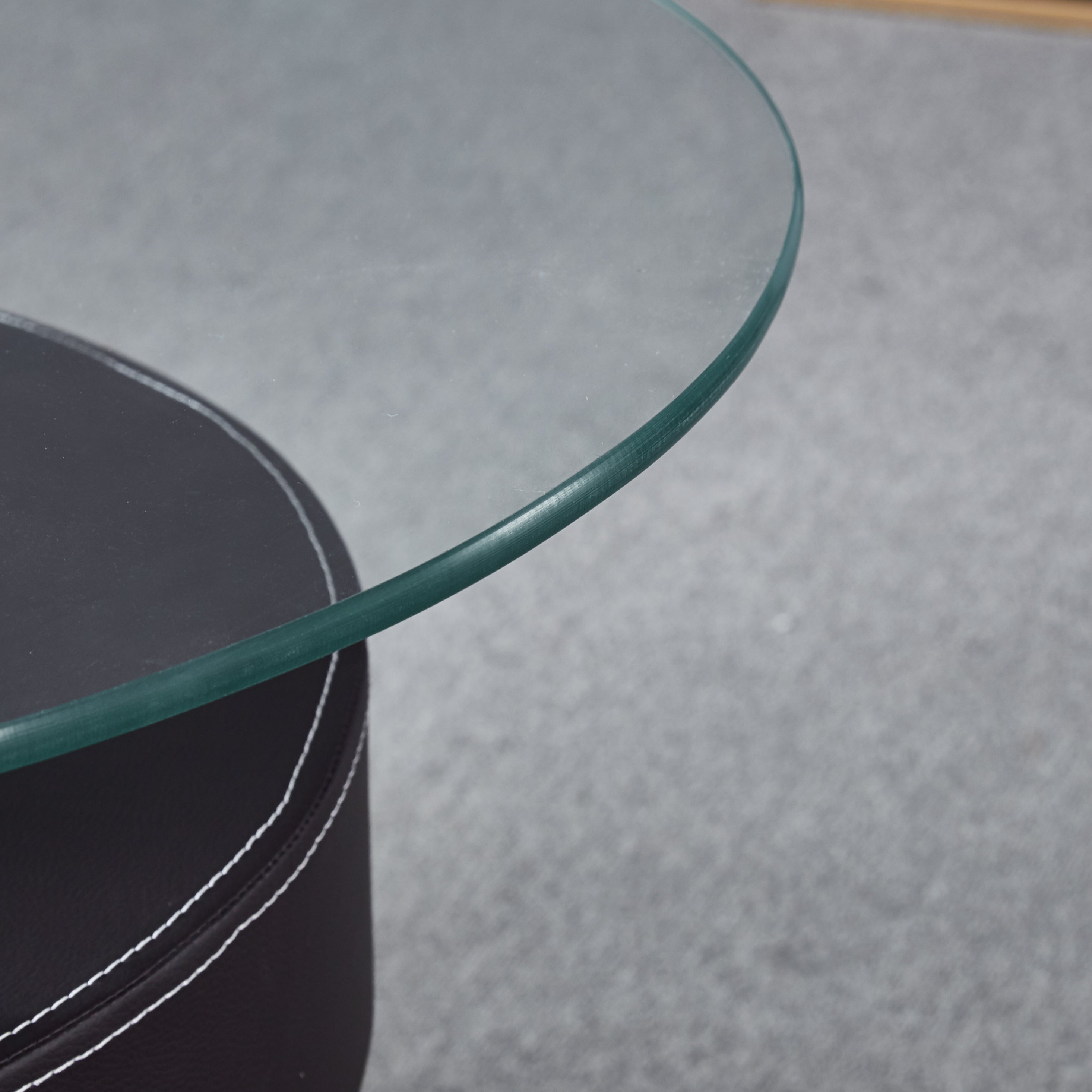 Oval Coffee Table with 2 Storage Stools