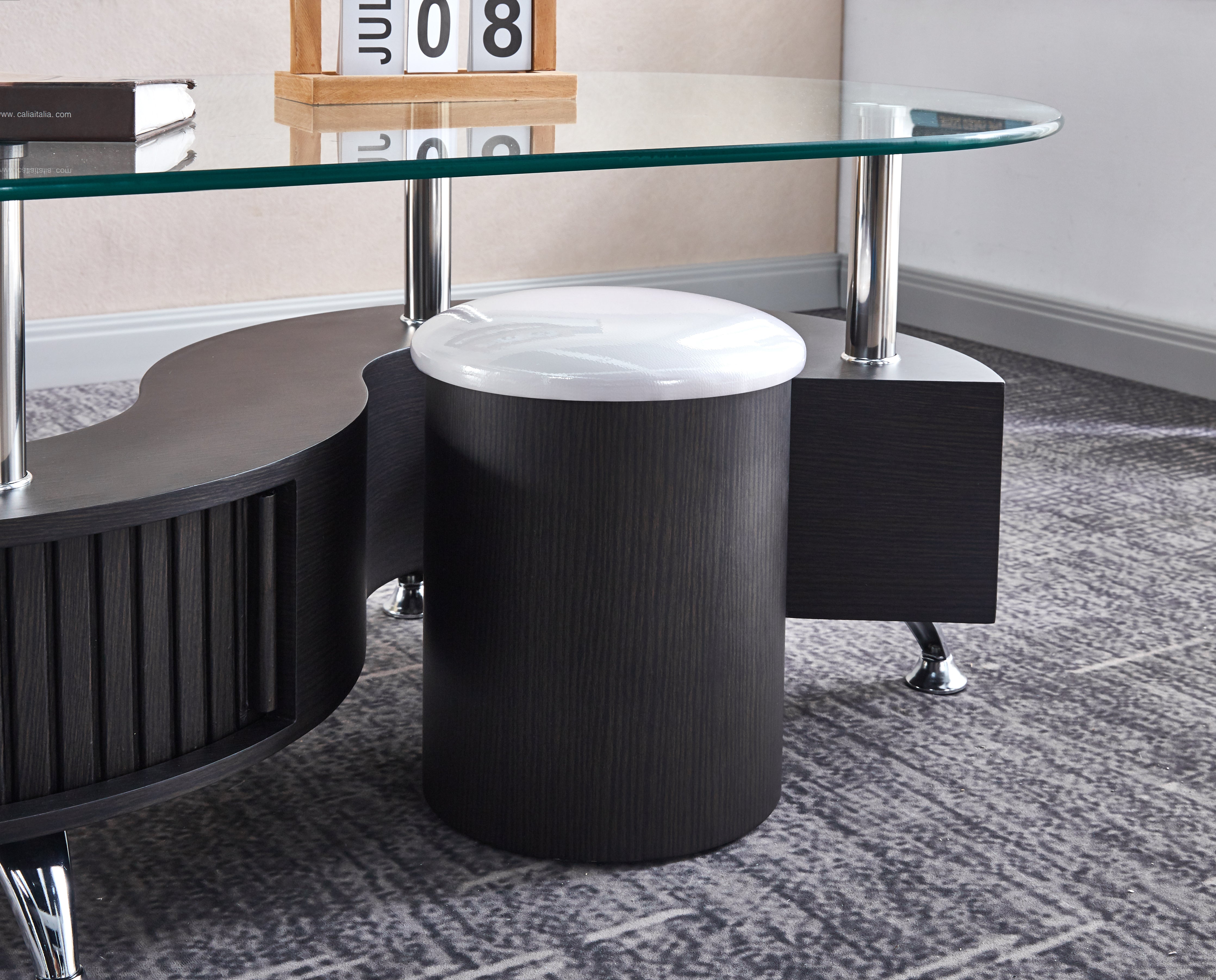 Oval Coffee Table with 2 Stools