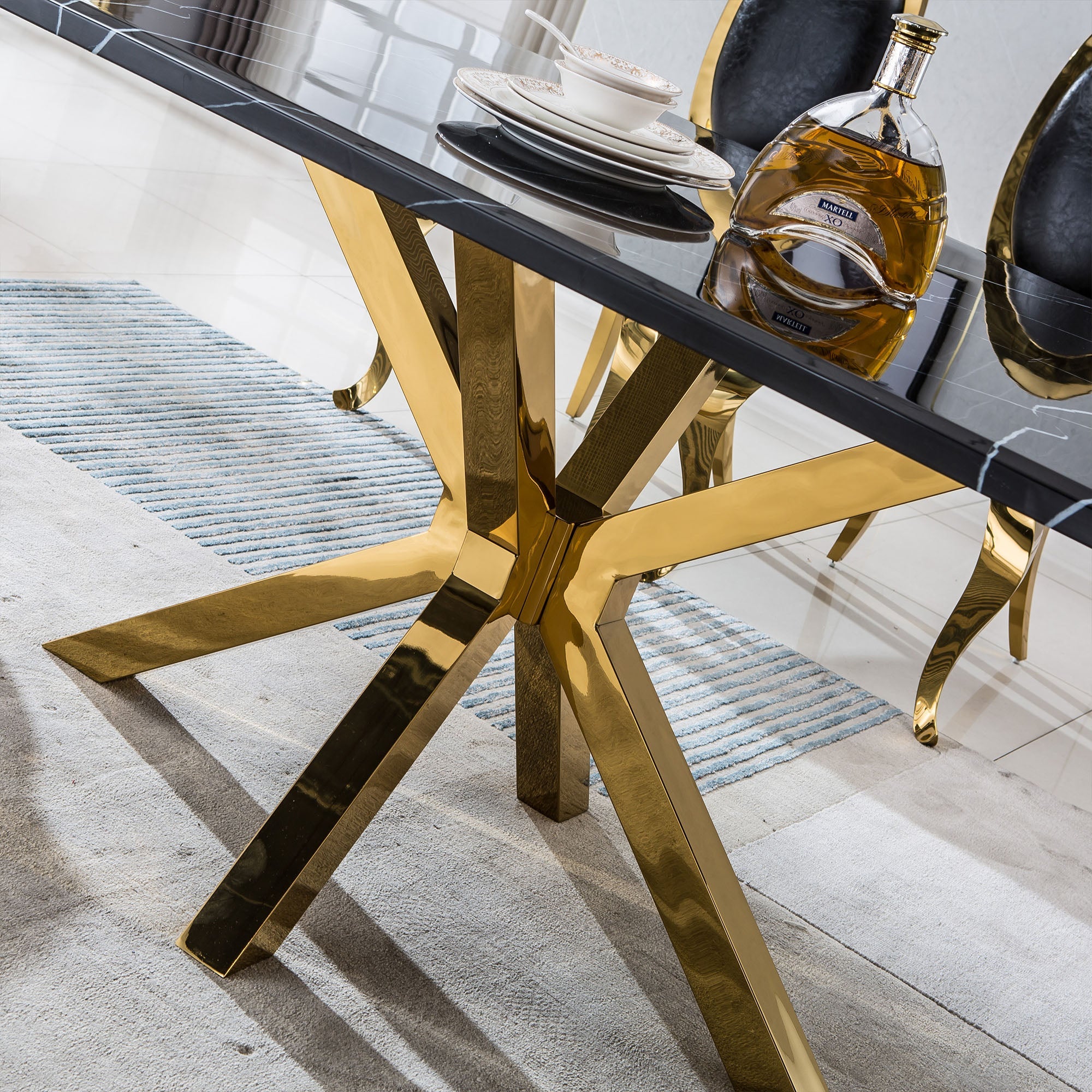 High-Quality Marble Top Dining Table with Gold/Silver Base