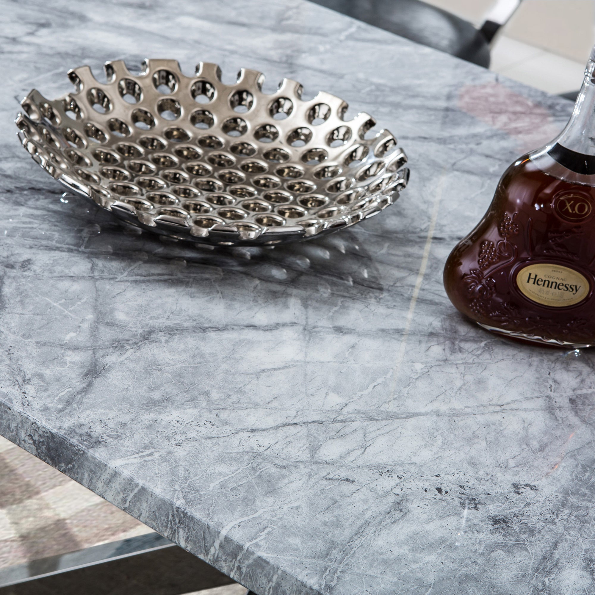 High-Quality Marble Top Dining Table with Gold/Silver Base