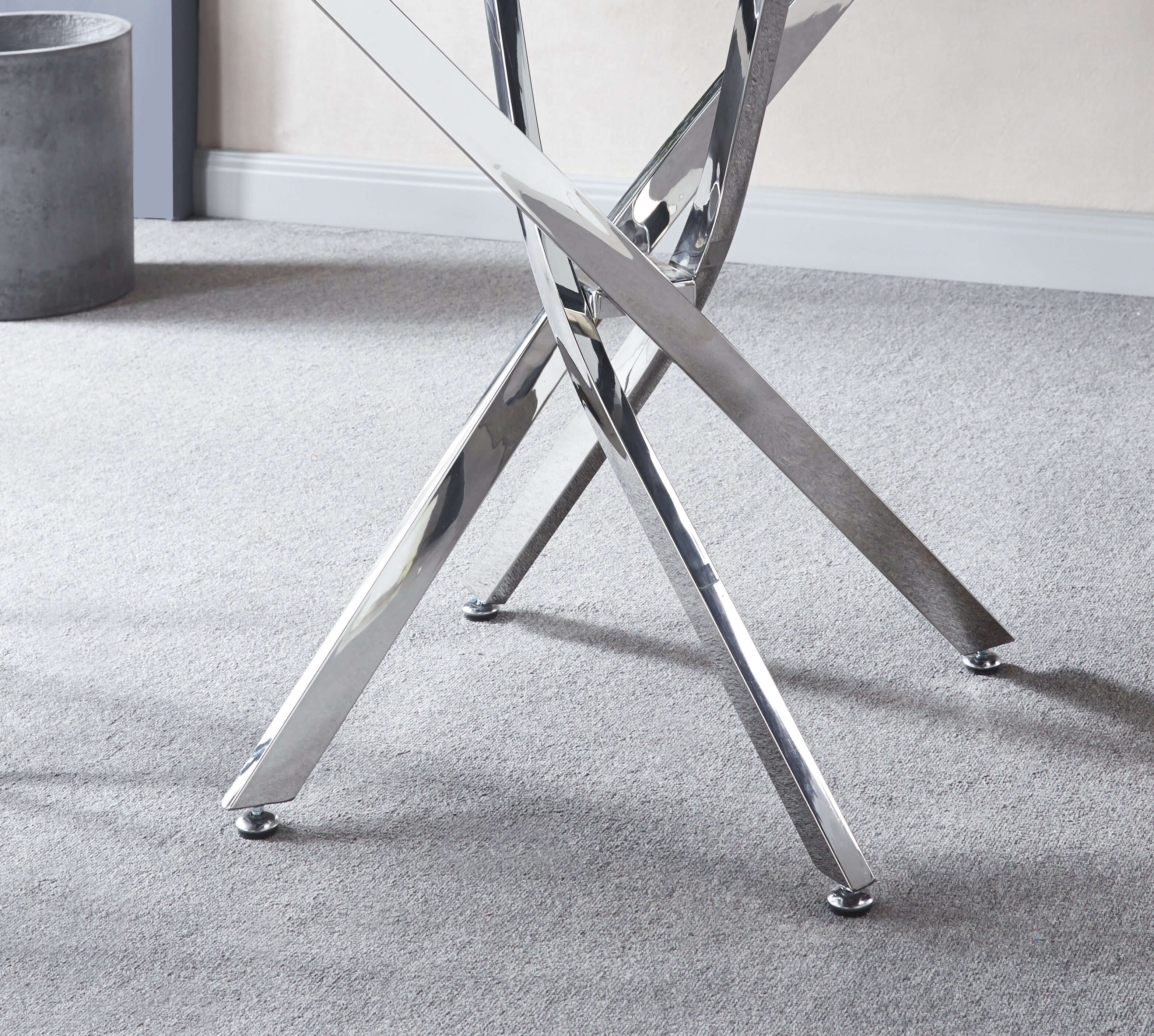 Elegant Round Dining Table