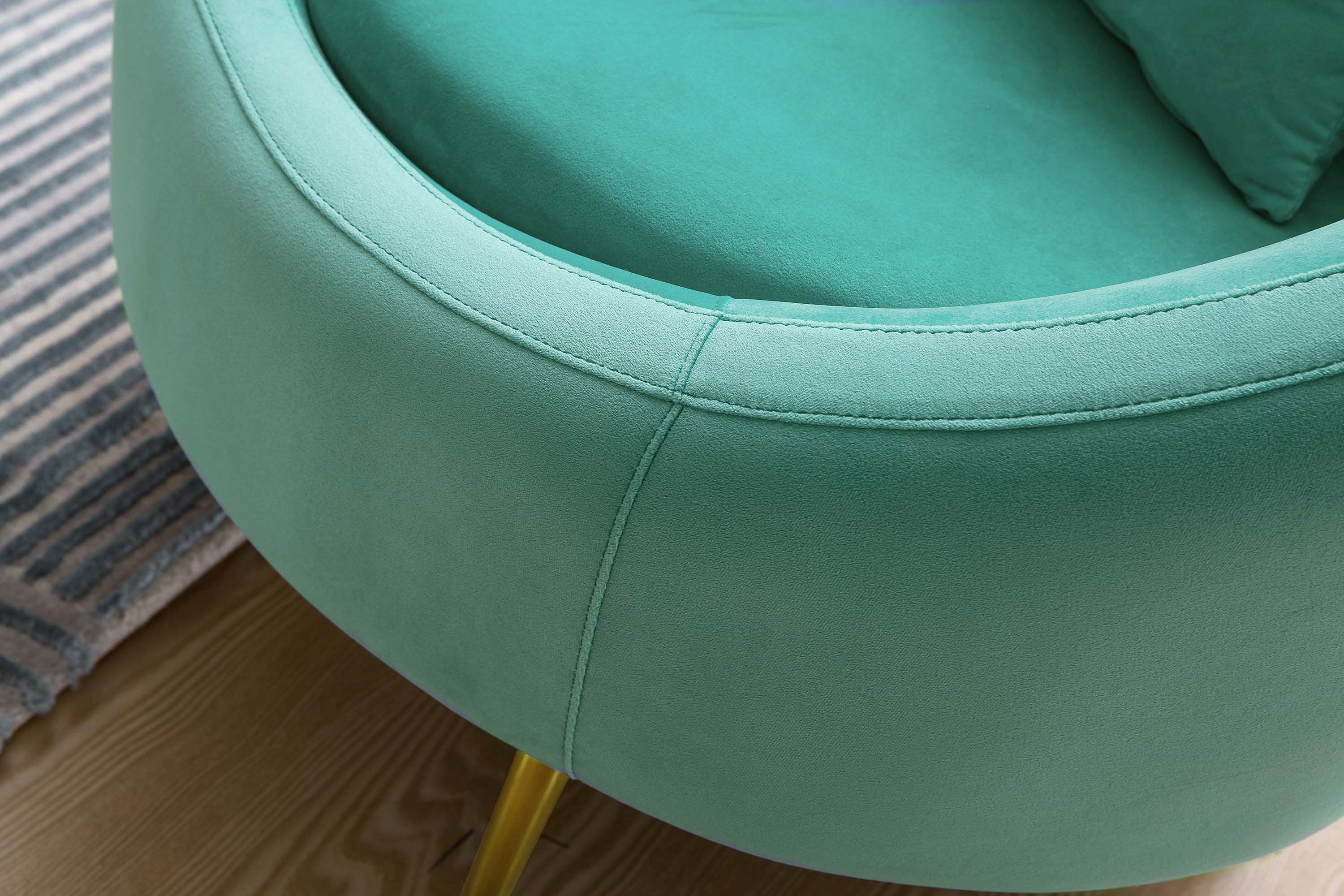 Luxurious Velvet Sofa with Solid Wood Structure