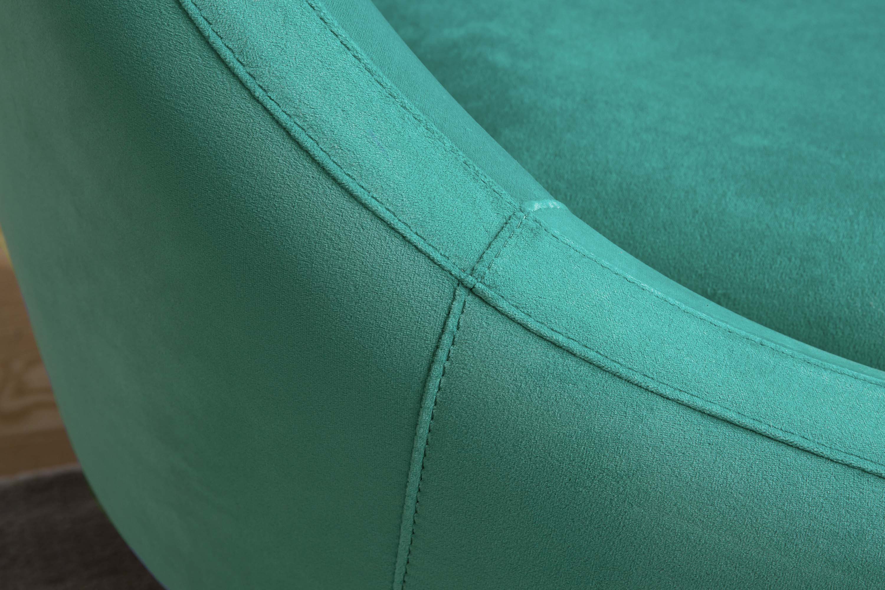 Luxurious Velvet Sofa with Solid Wood Structure