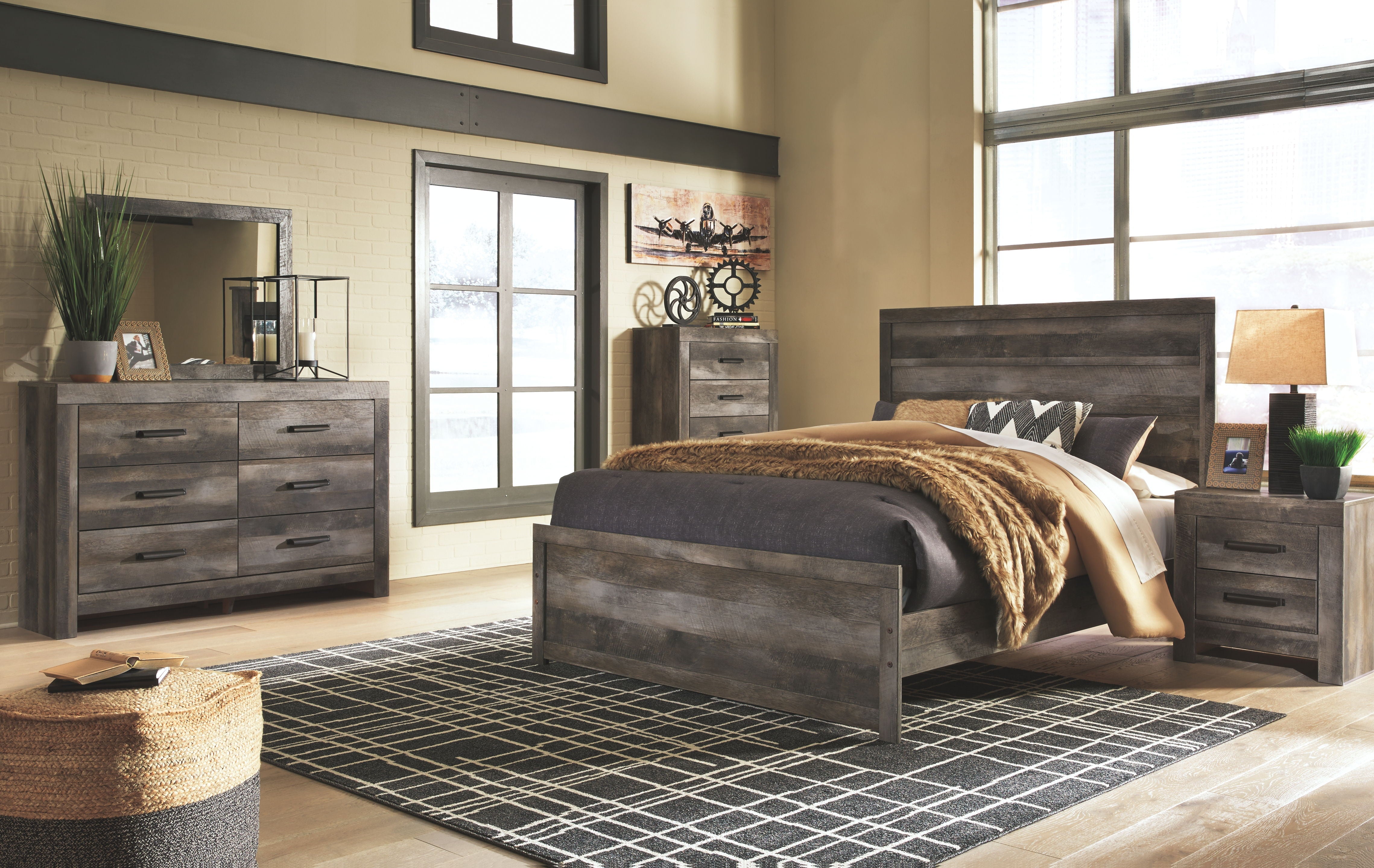 Signature Design by Ashley® Wynnlow - Dresser, Mirror | Meri Furniture