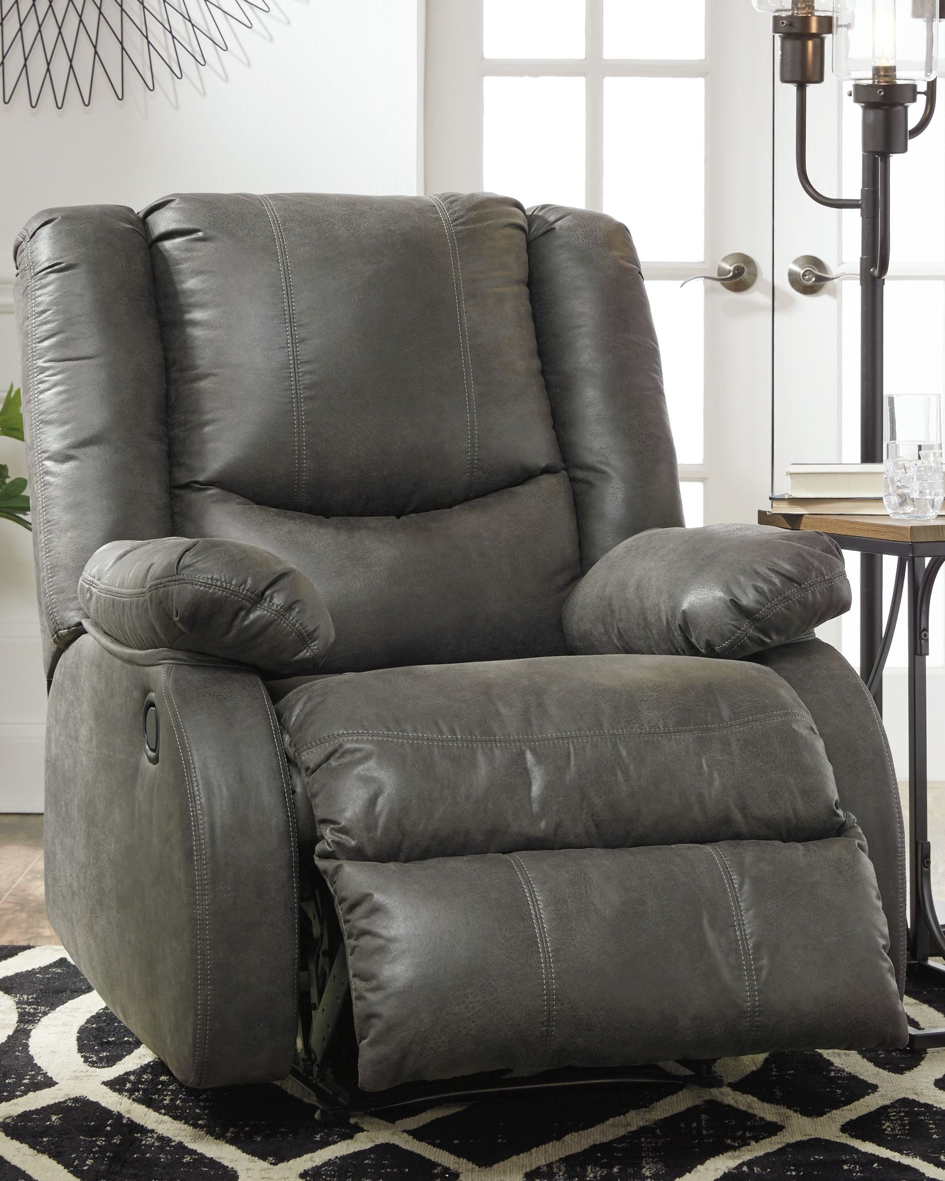 Ashley Furniture Bladewood - Recliner | Meri Furniture