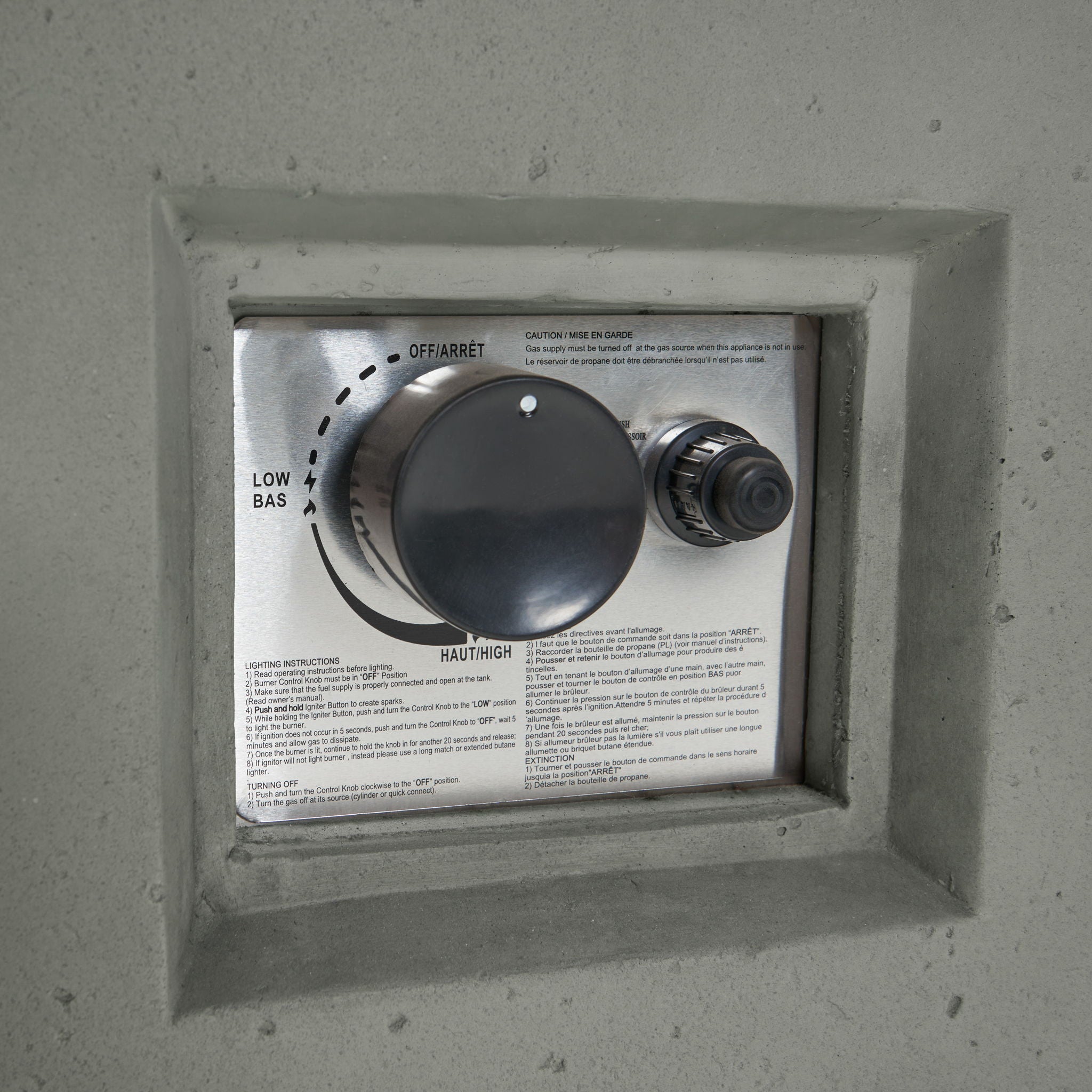 Modern 50,000 Btu Square Fire Table With Propane Tank