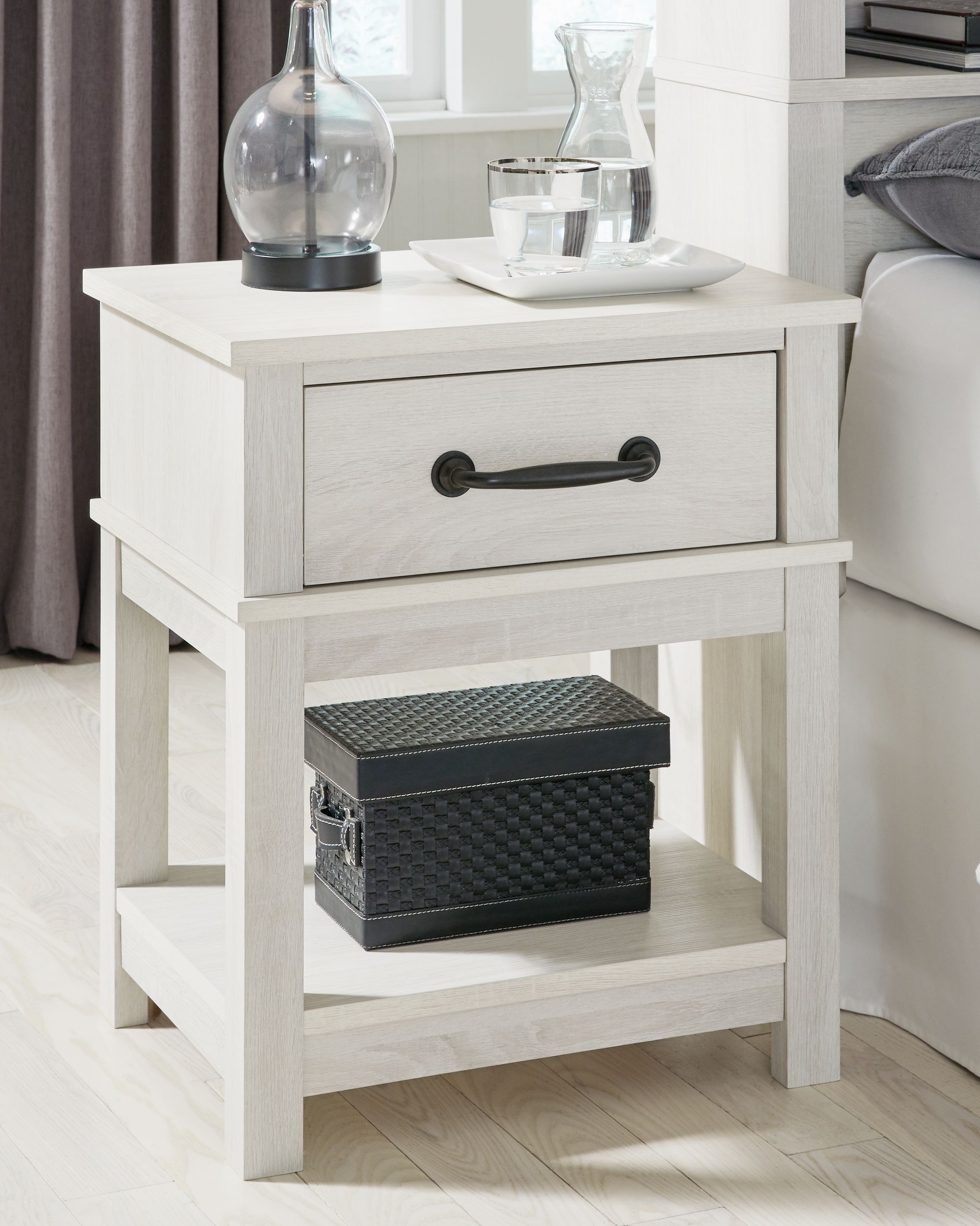 Signature Design by Ashley® Dorrinson - White - One Drawer Night Stand | Meri Furniture