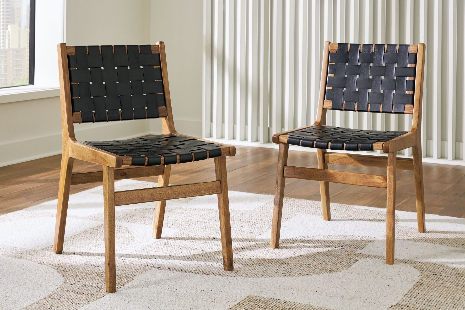 Signature Design by Ashley® Fortmaine - Brown / Black - Dining Room Side Chair (Set of 2) | Meri Furniture