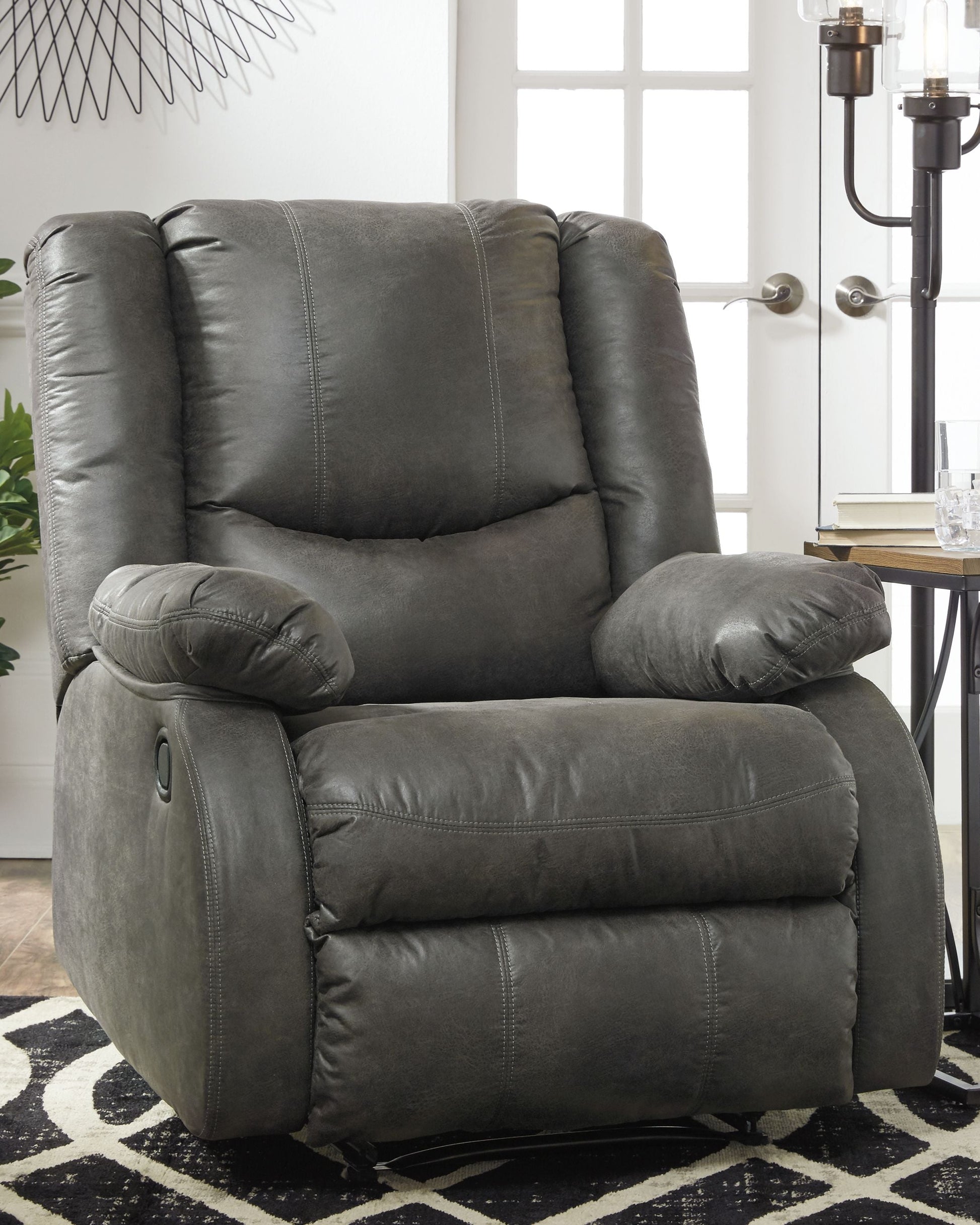 Ashley Furniture Bladewood - Recliner | Meri Furniture