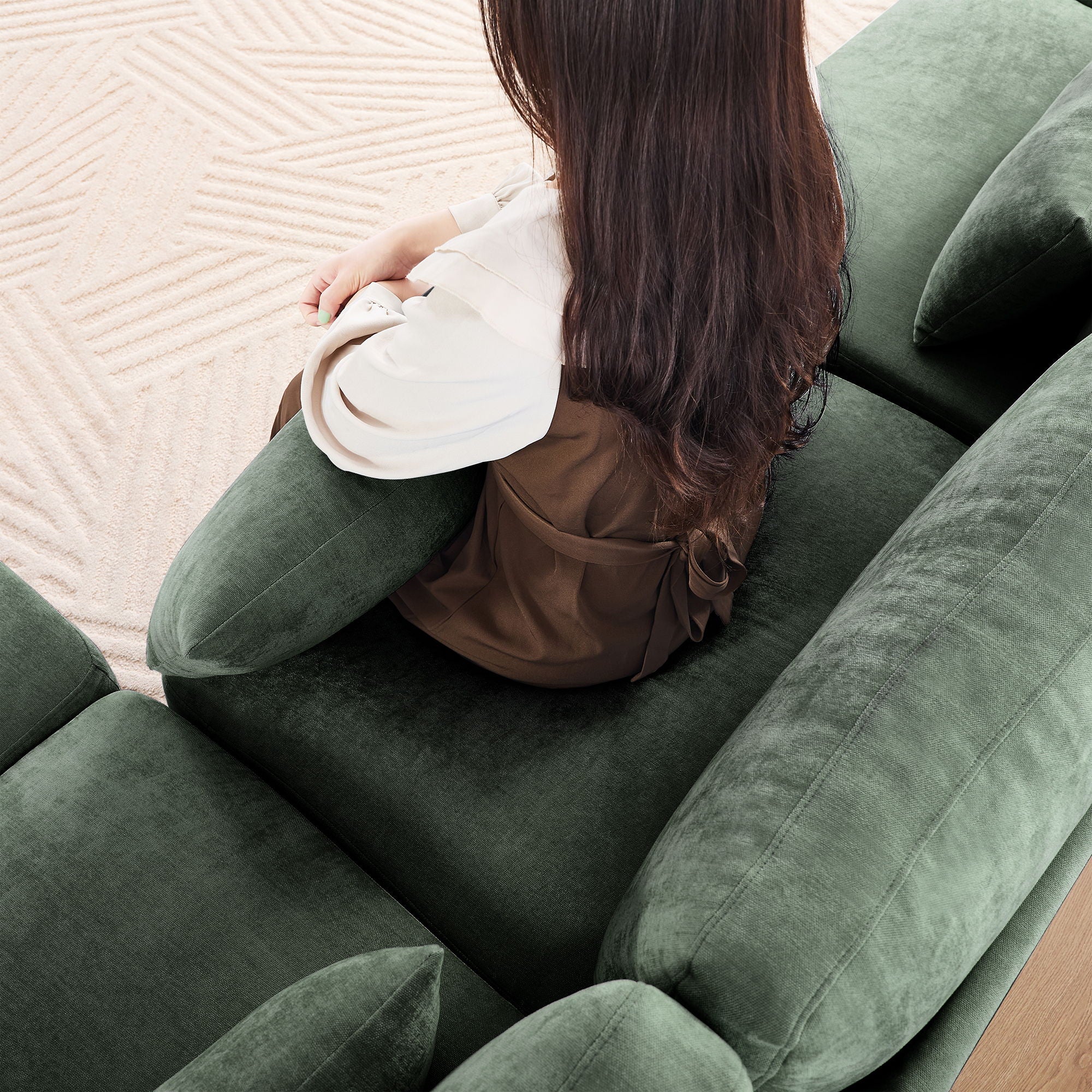 Elegant Sofa With Ergonomic Design And Lumbar Pillows