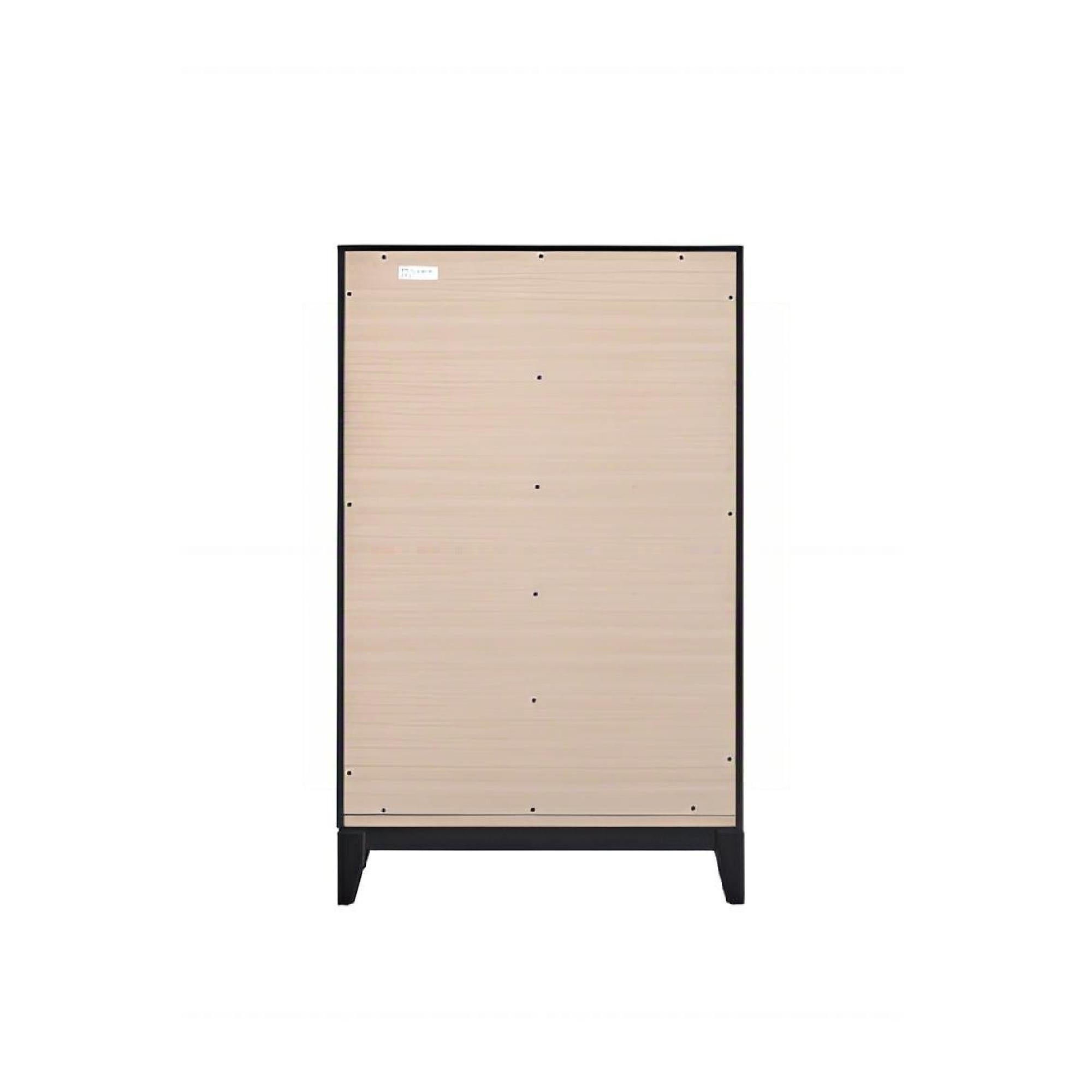 Glasgow - Chest With Ample Storage