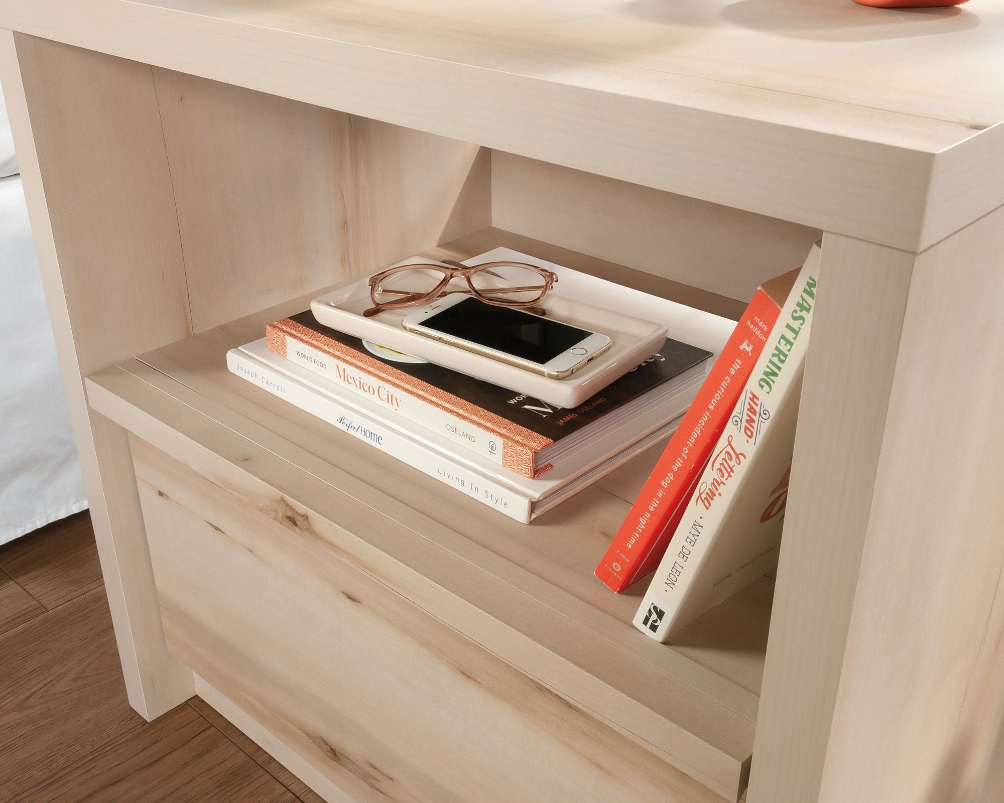 1-Drawer Night Stand in Pacific Maple