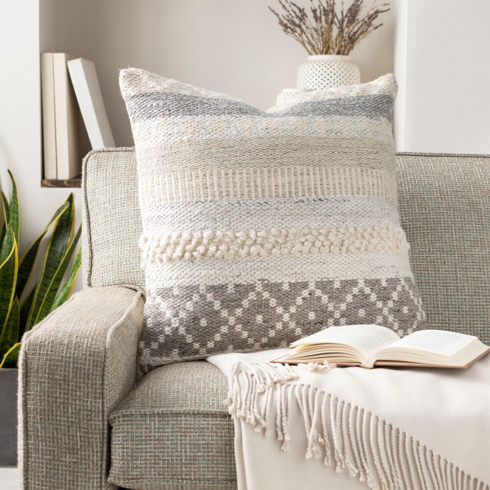 Lorens Pillow