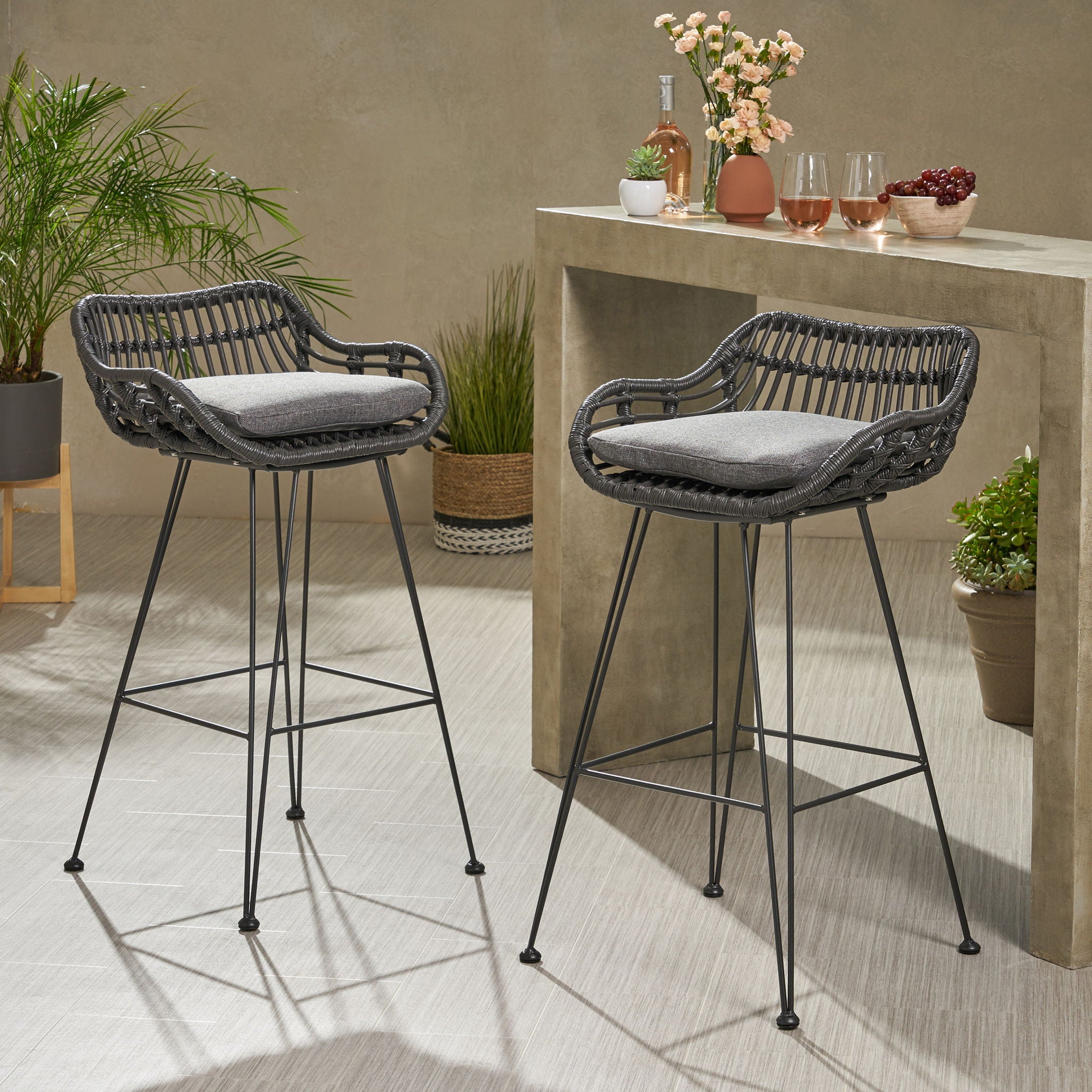 Outdoor Rattan Bar Chair With Metal Legs