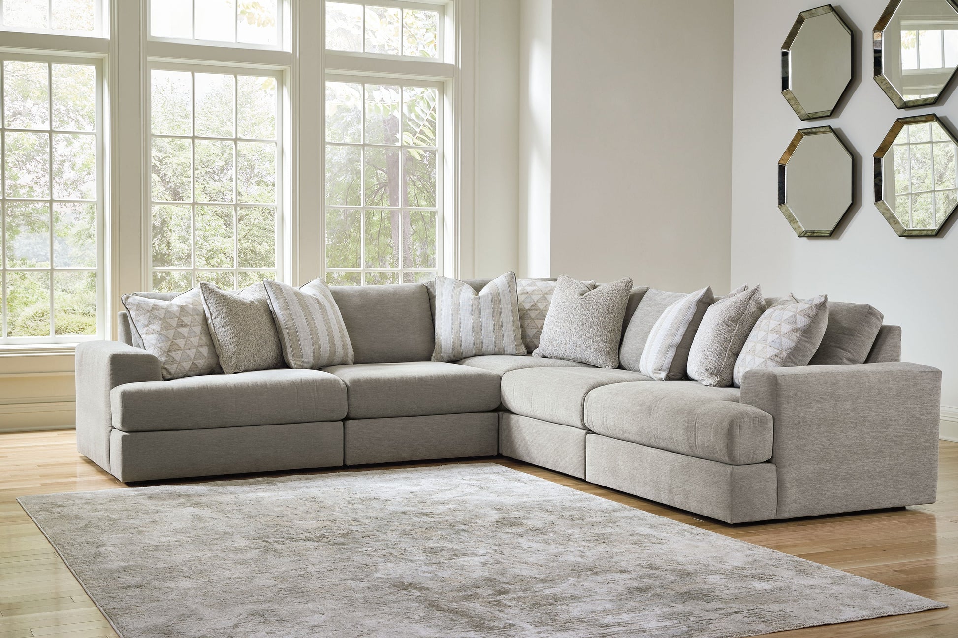 Signature Design by Ashley® Avaliyah - Sectional | Meri Furniture