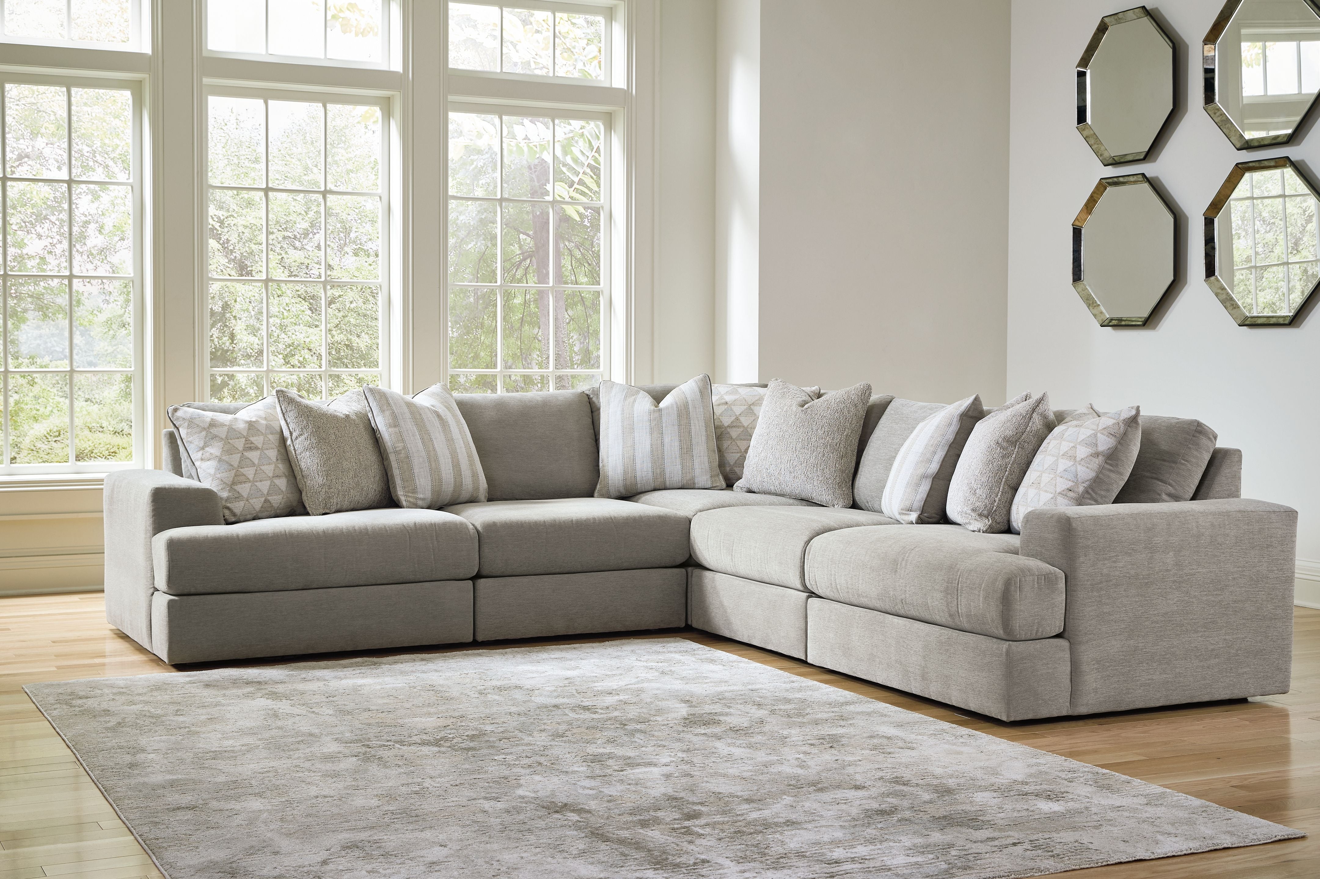 Signature Design by Ashley® Avaliyah - Sectional | Meri Furniture