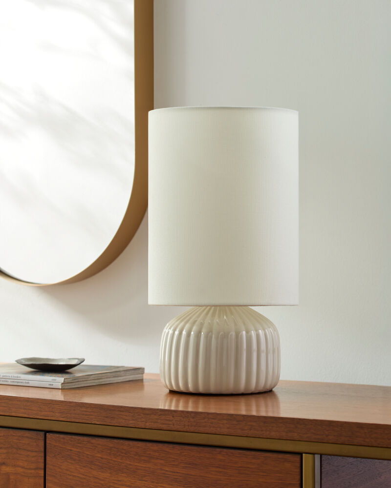 Vadso Accent Table Lamp