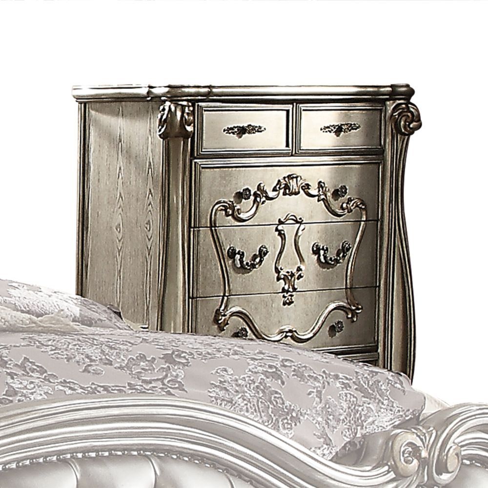 ACME The Versailles chest is the perfect accent to create the style of royalty your bedroom has been needing. | Meri Furniture
