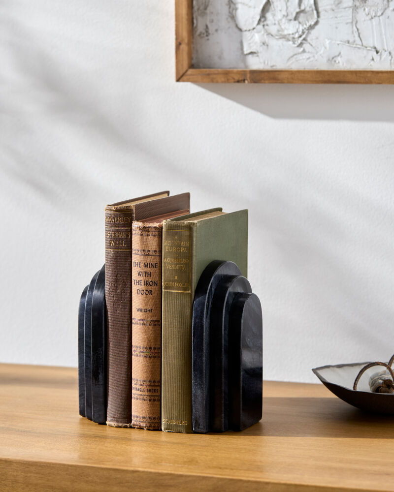 Aayena Bookend