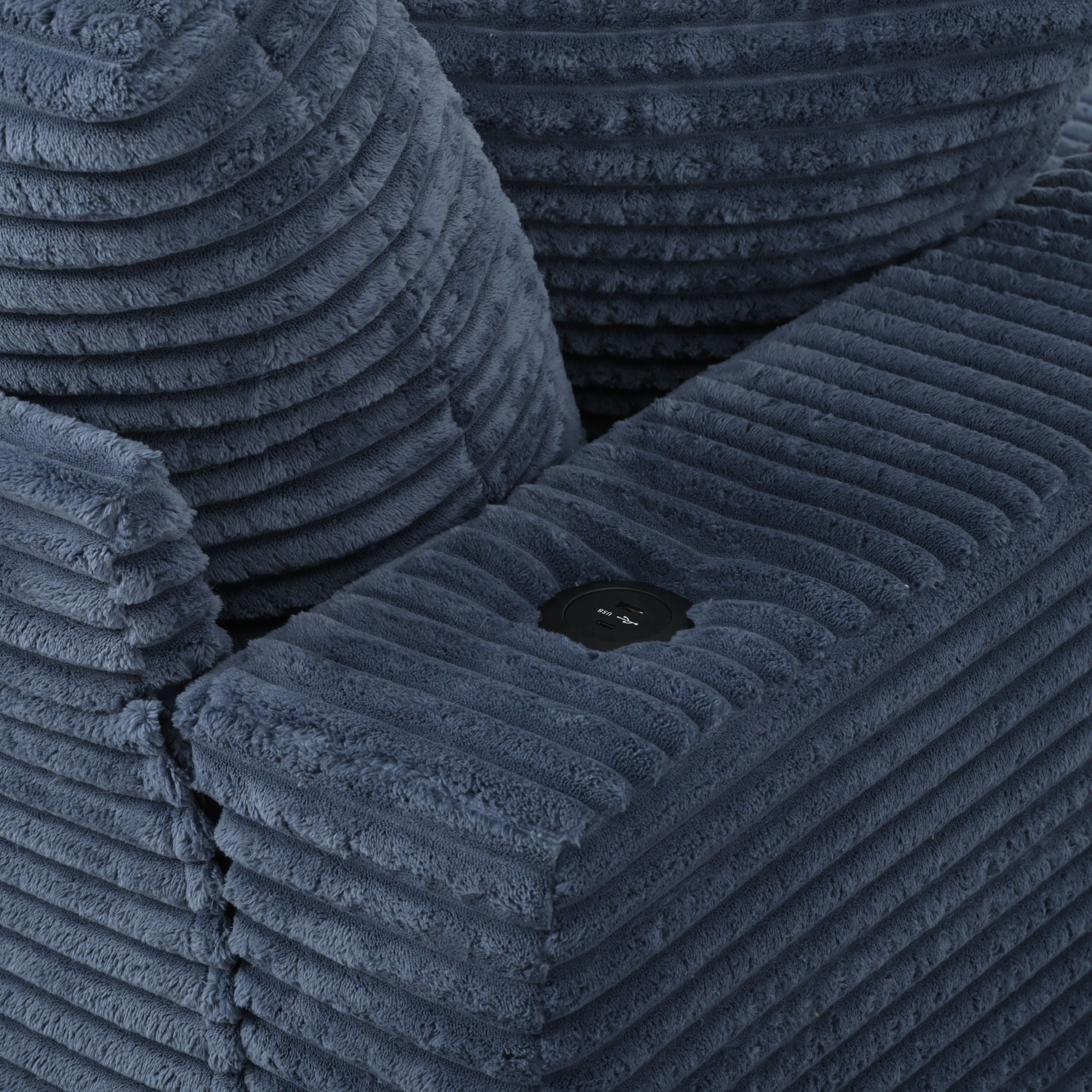 Oversized Loveseat Chaise With 2 USB Ports, 2 Cup Holders And 2 Throw Pillows