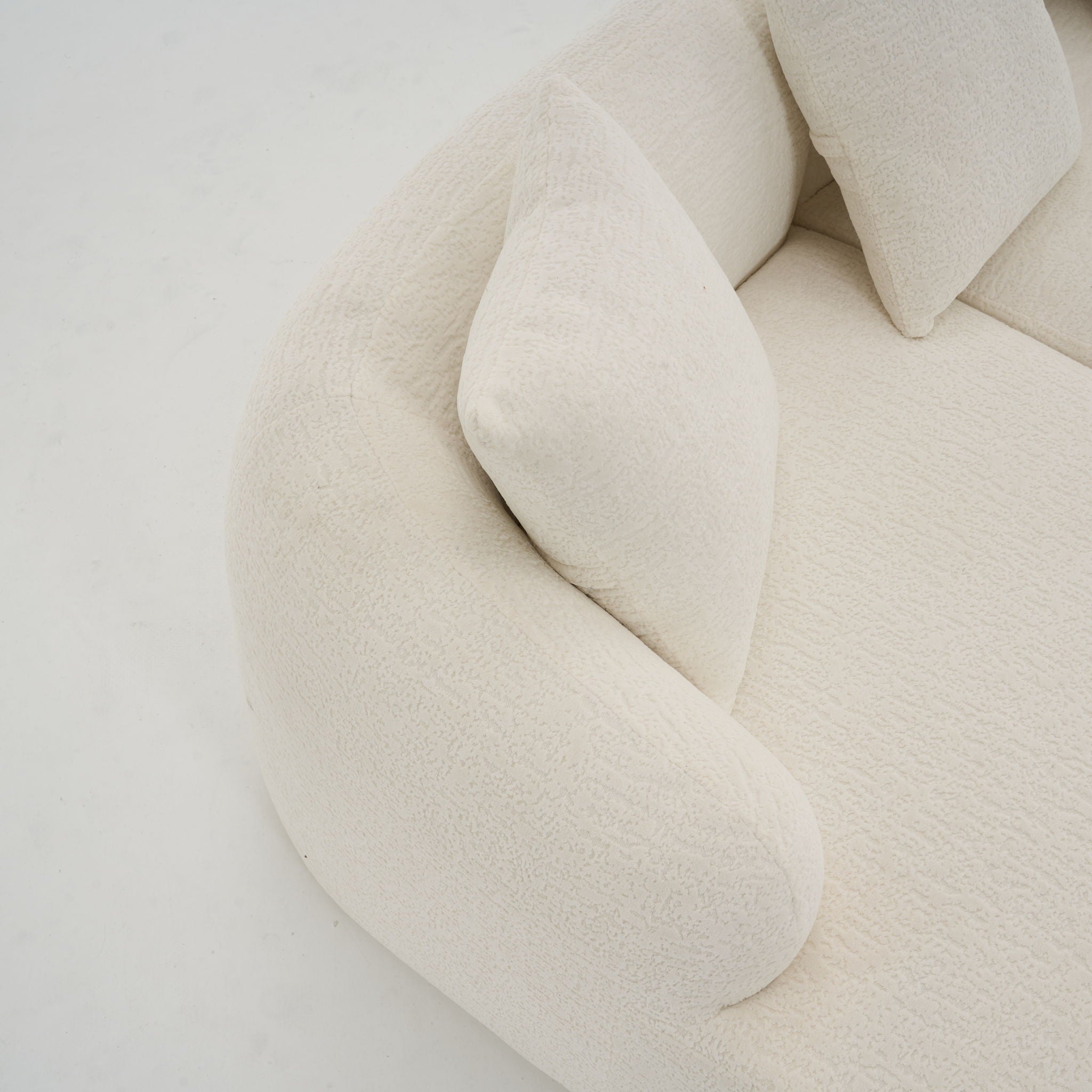 Combined Sofa With 4 Pillows