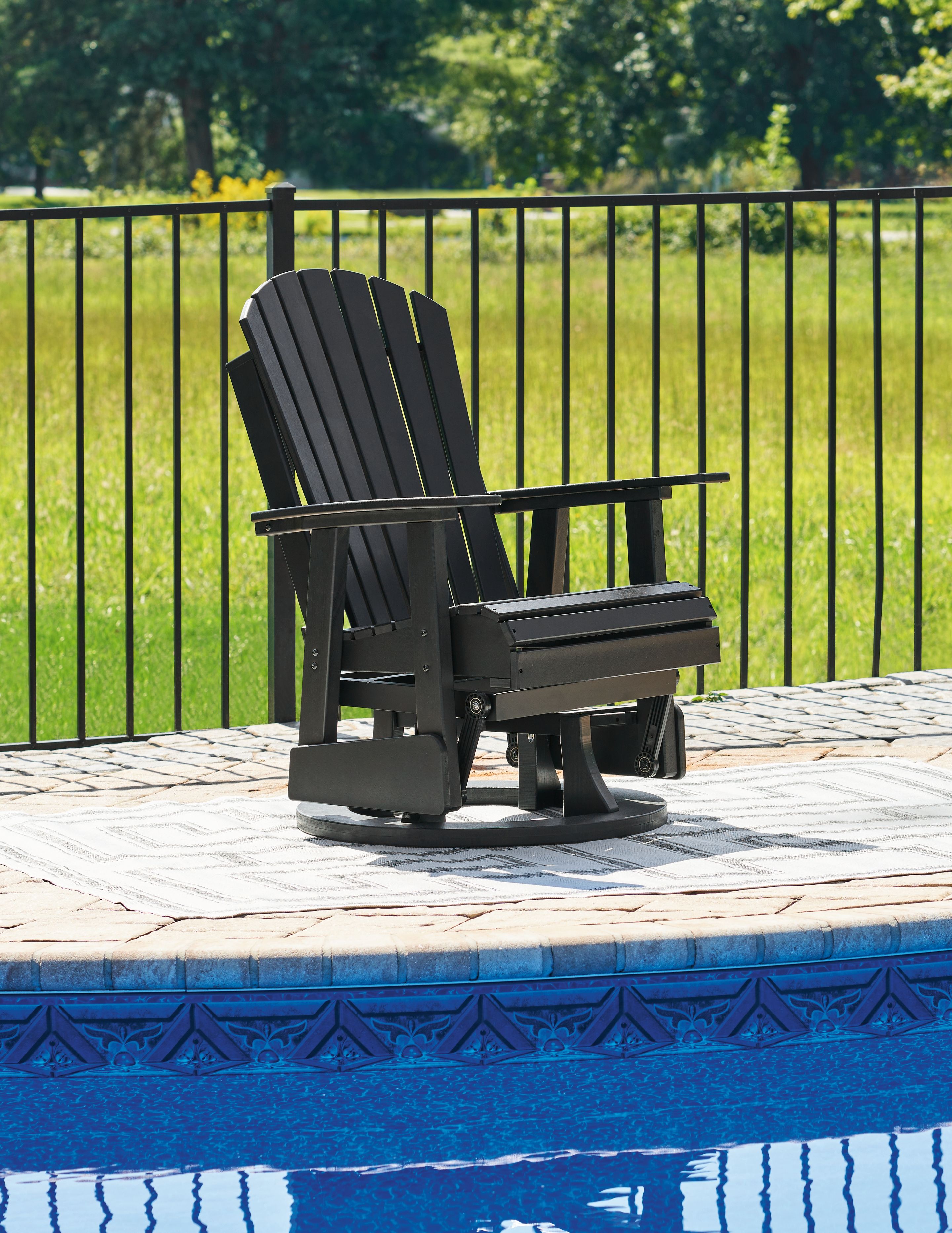 Signature Design by Ashley® Hyland Wave - Swivel Glider Chair | Meri Furniture