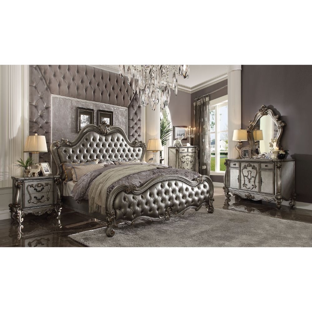 The Versailles chest is the perfect accent to create the style of royalty your bedroom has been needing.