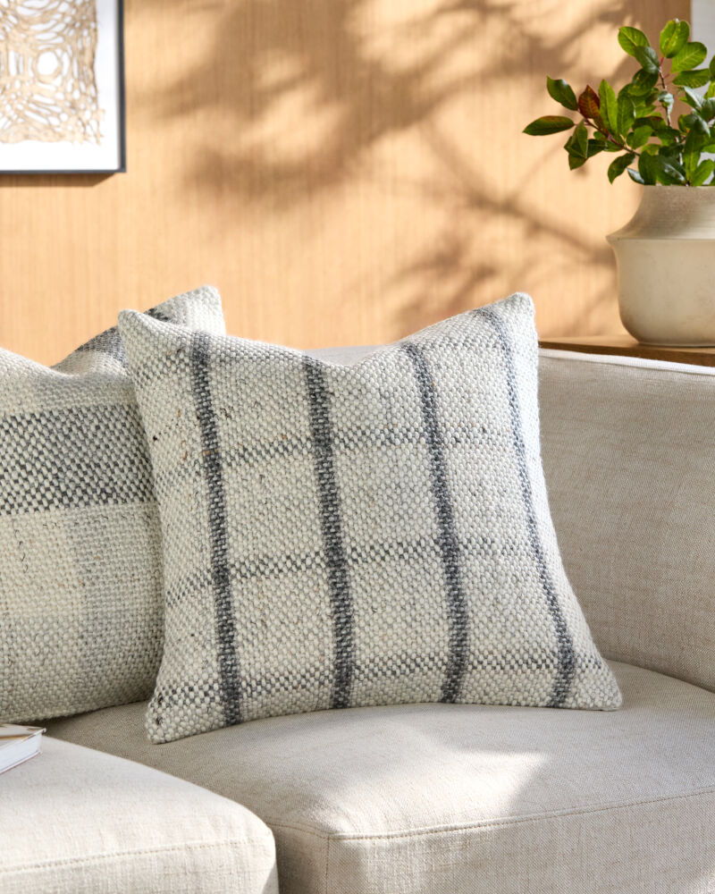 Amaya Pillow