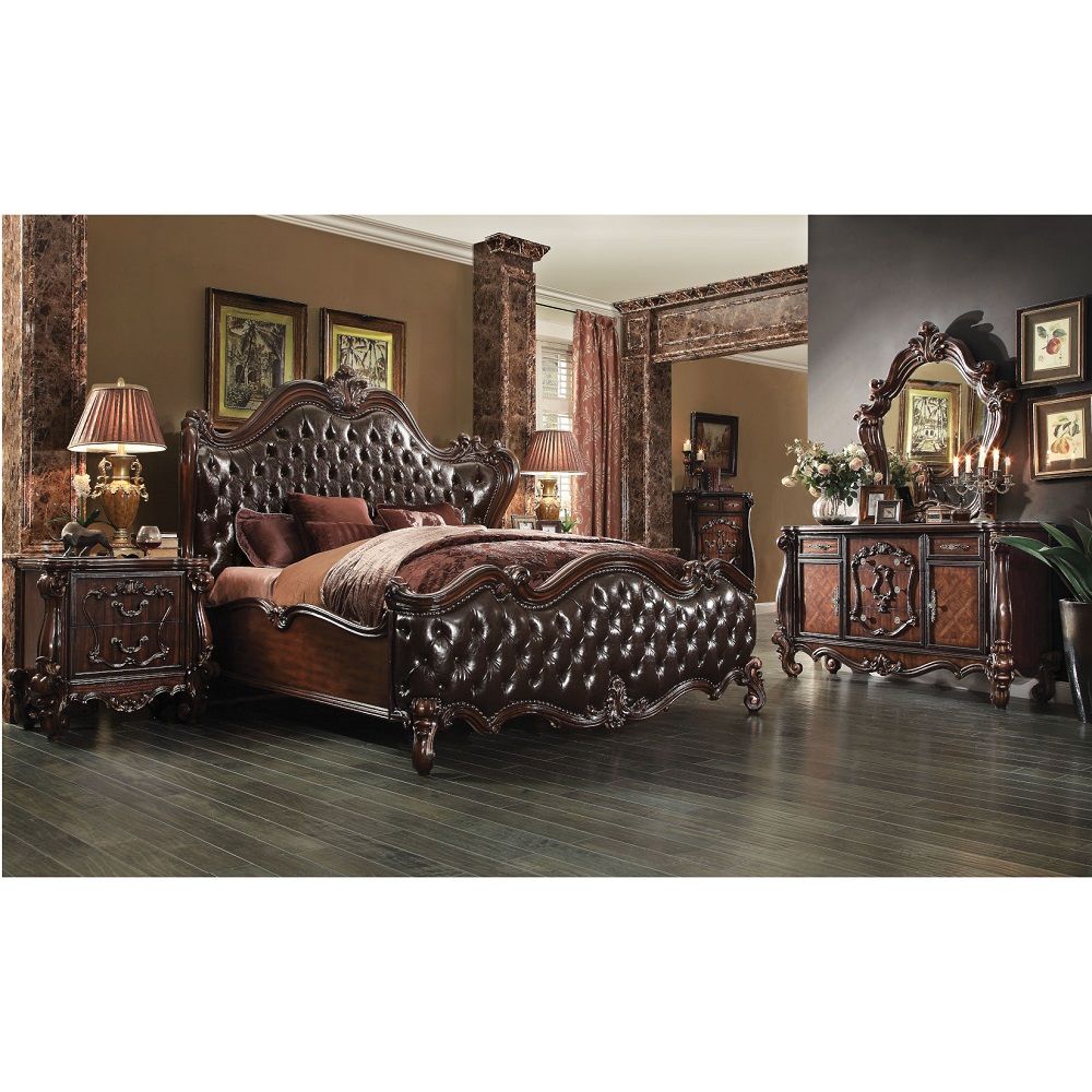 ACME The Versailles chest is the perfect accent to create the style of royalty your bedroom has been needing. | Meri Furniture