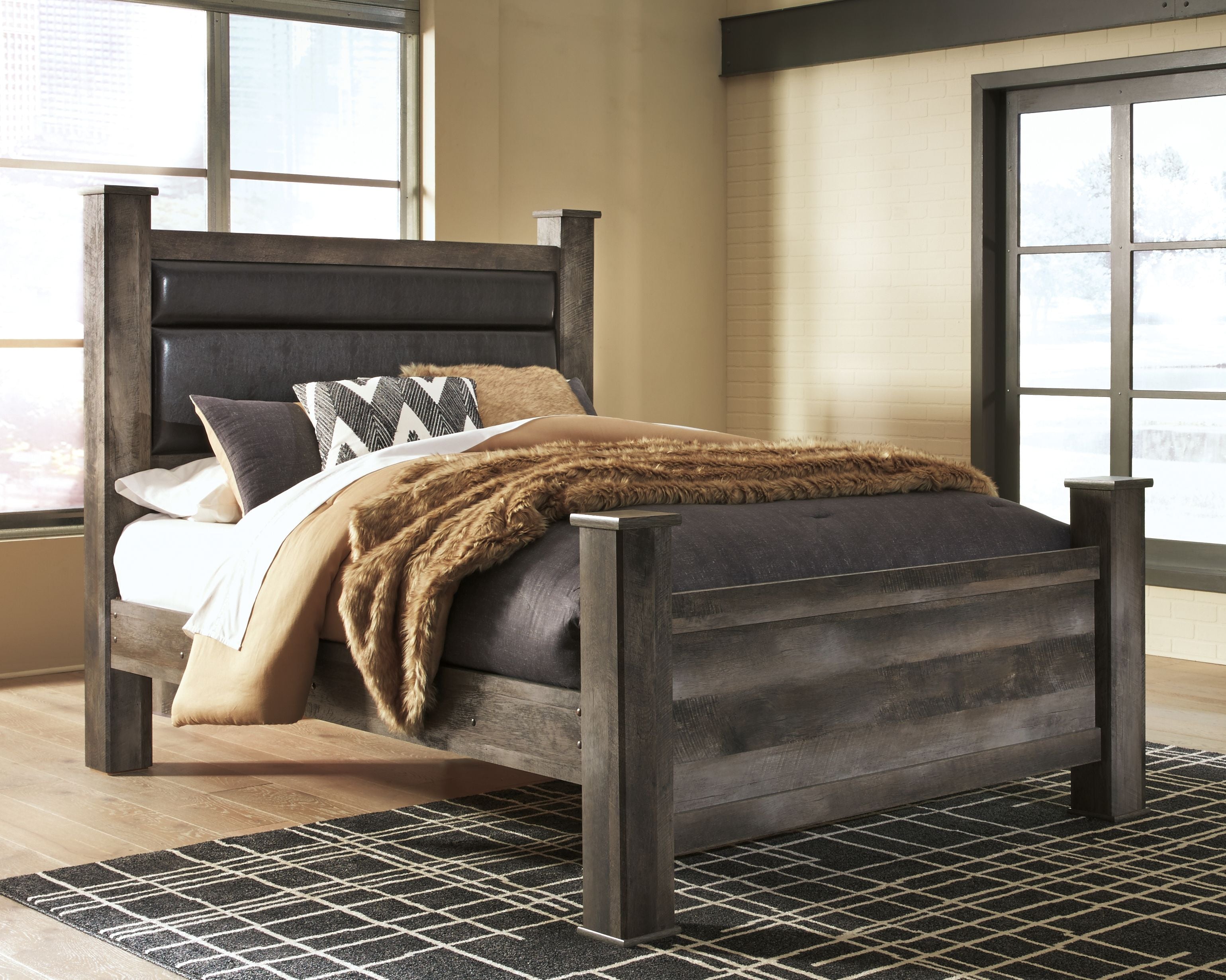 Signature Design by Ashley® Wynnlow - Poster Bed | Meri Furniture