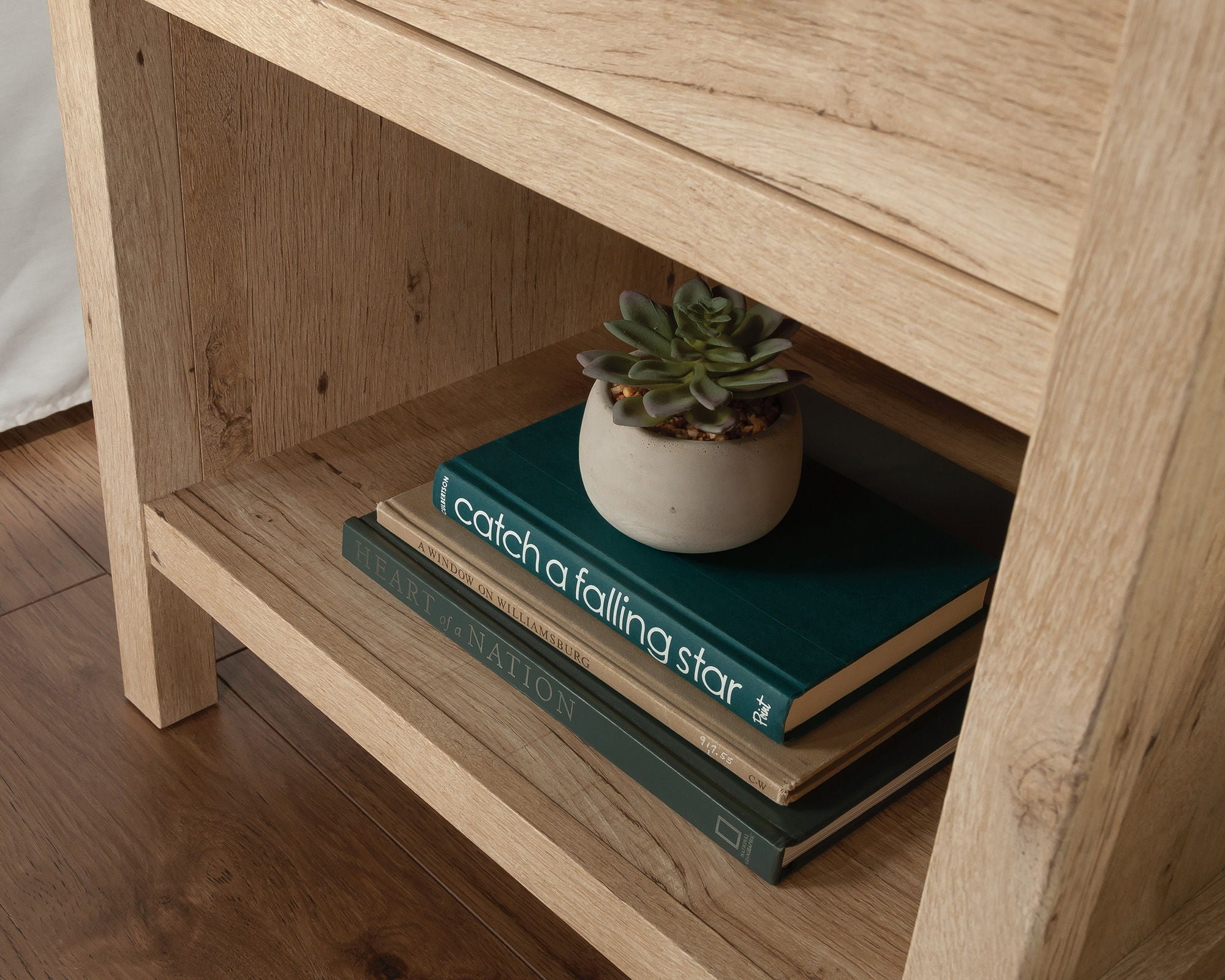 1-Drawer Night Stand in Prime Oak