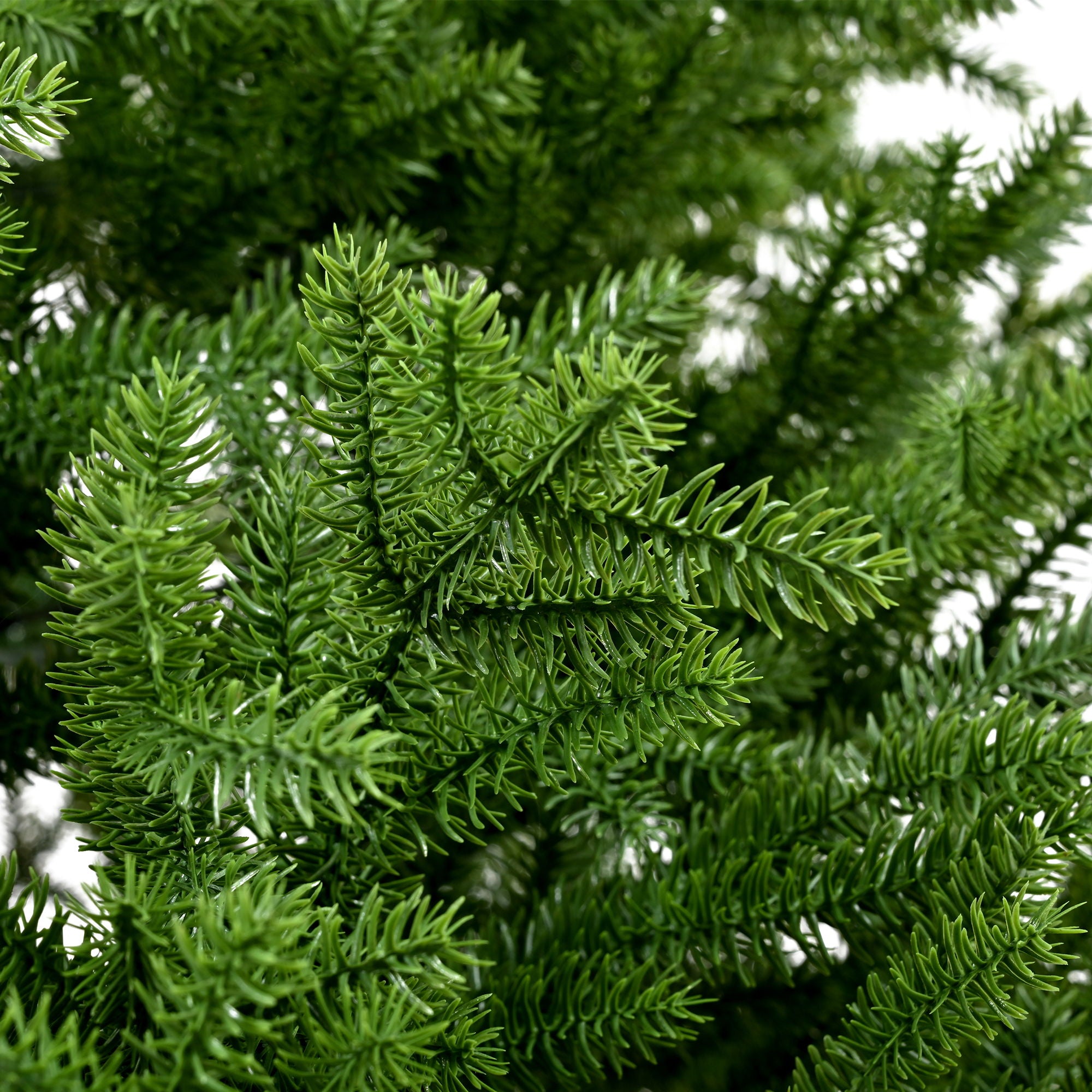 7Ft Spruce Full Christmas Tree Unlit With Hinged Branches And Foldable Stand - Green