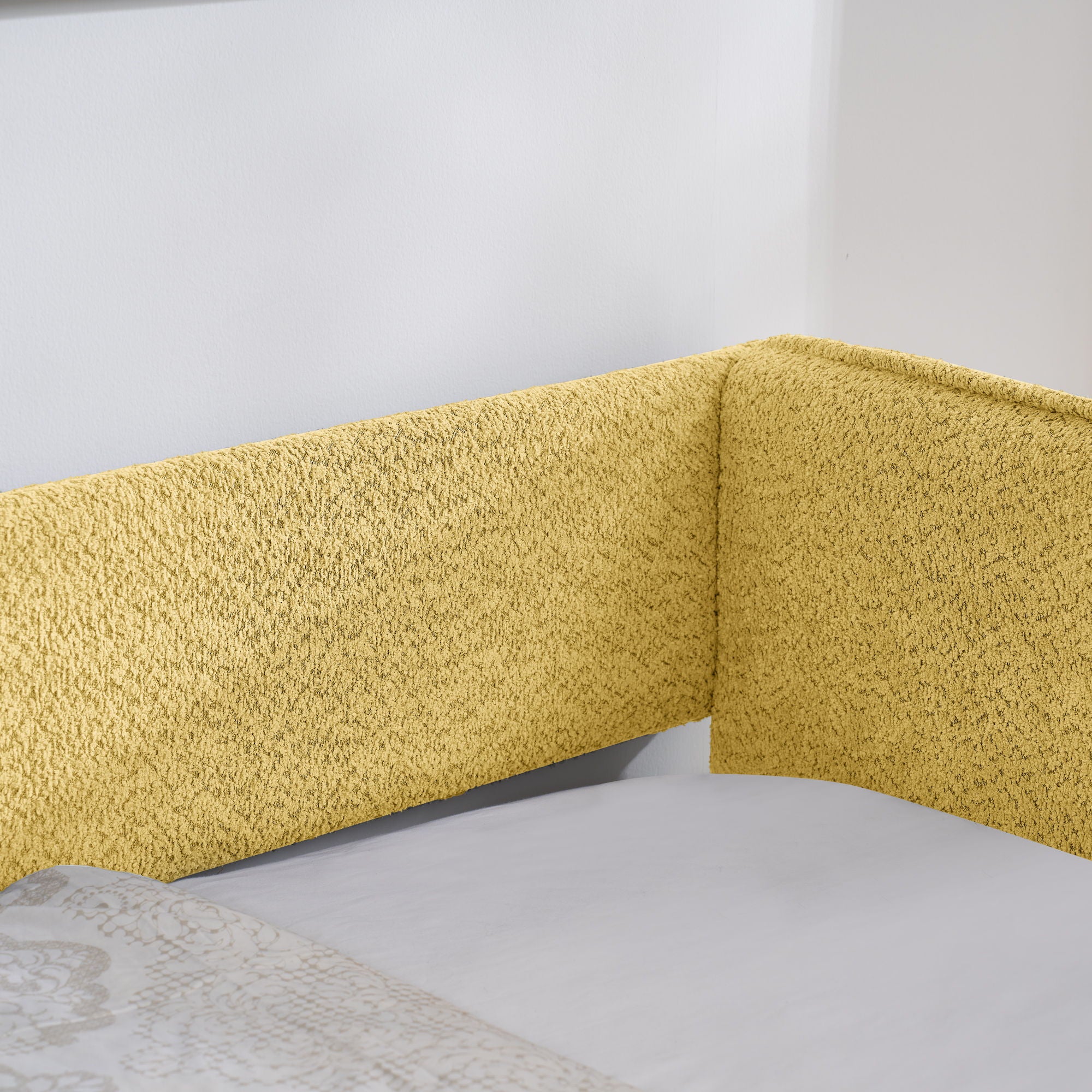 Upholstered Daybed With Pop Up Trundle