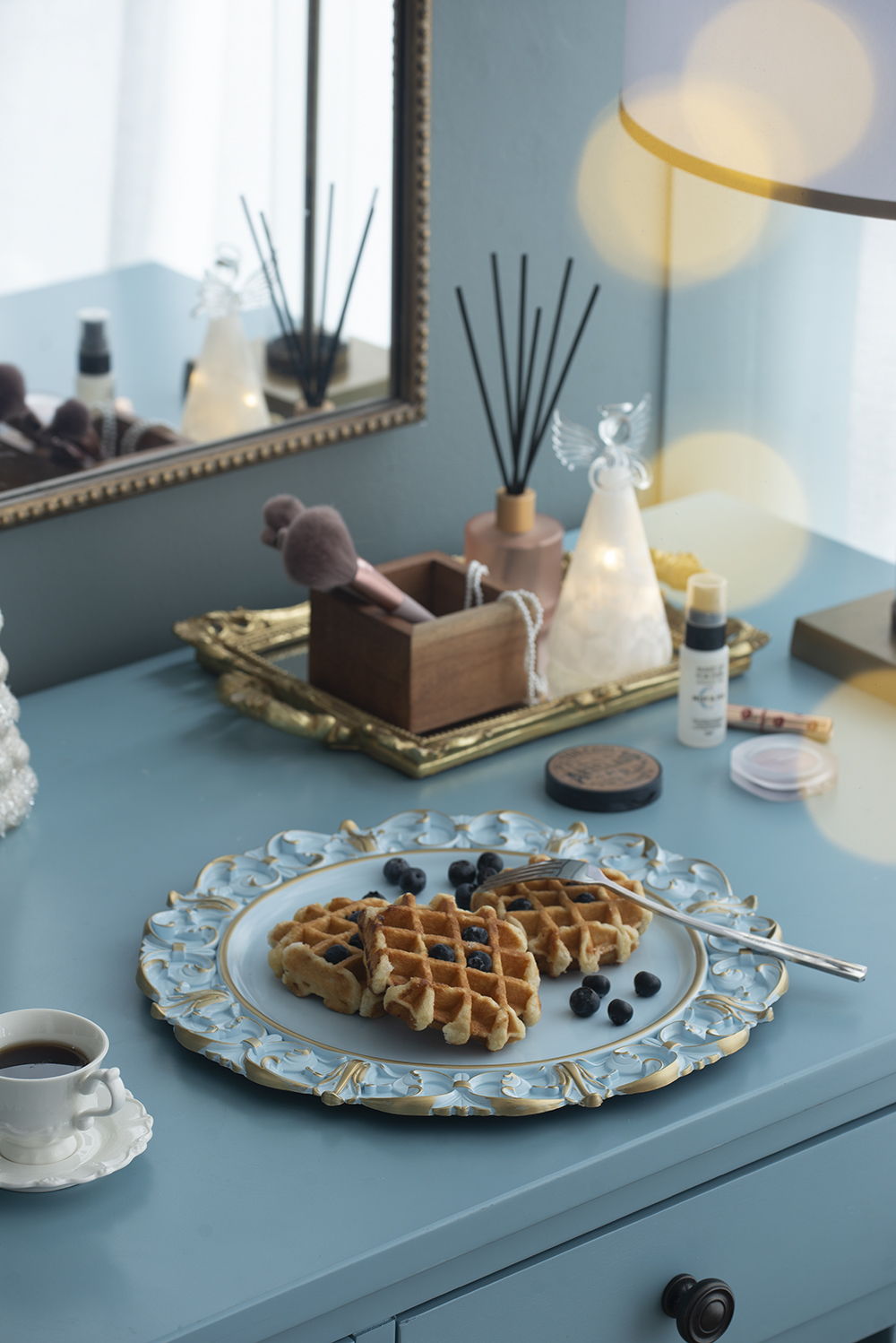 Plastic Charger Plate (Set of 6) - Blue / Gold