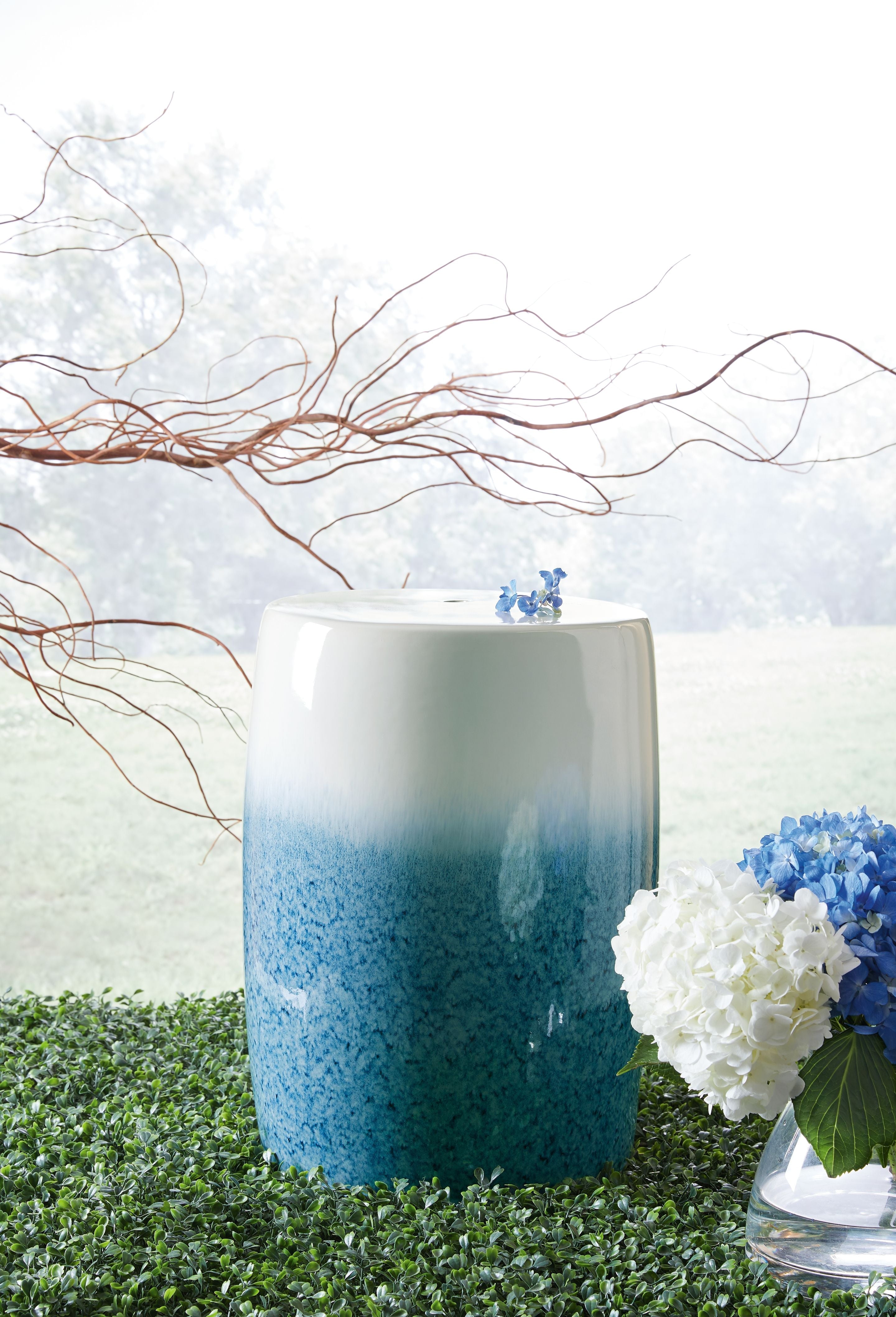 Signature Design by Ashley® Ikegrove - White / Blue - Stool | Meri Furniture