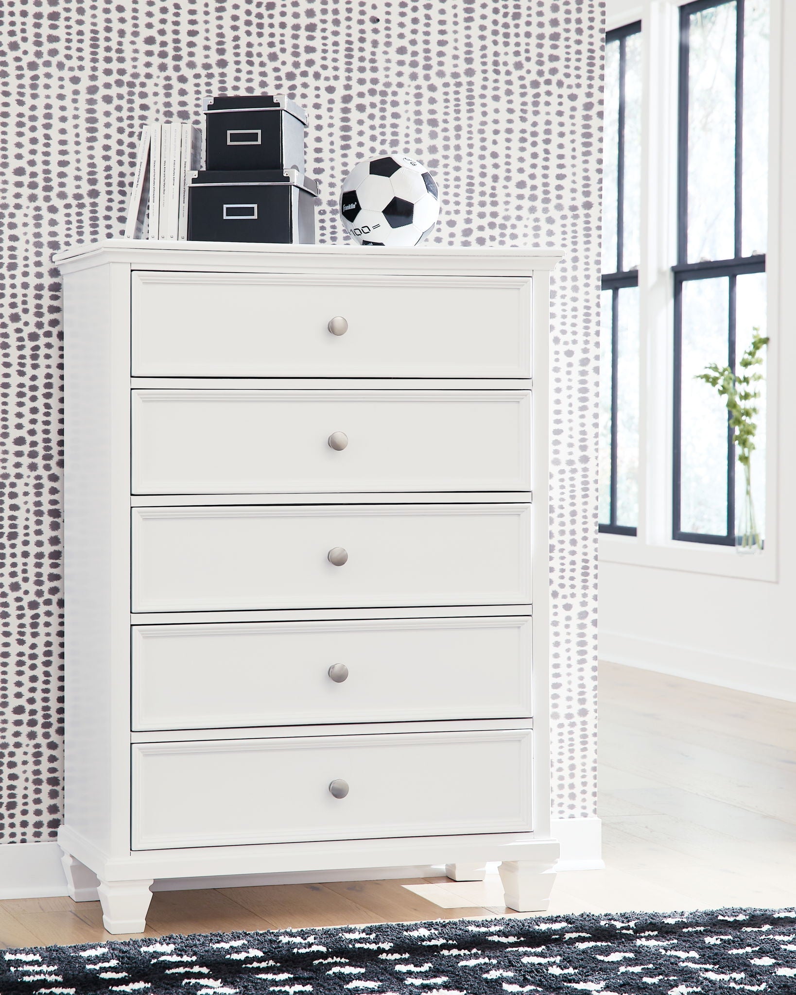 Fortman - Five Drawer Chest - White