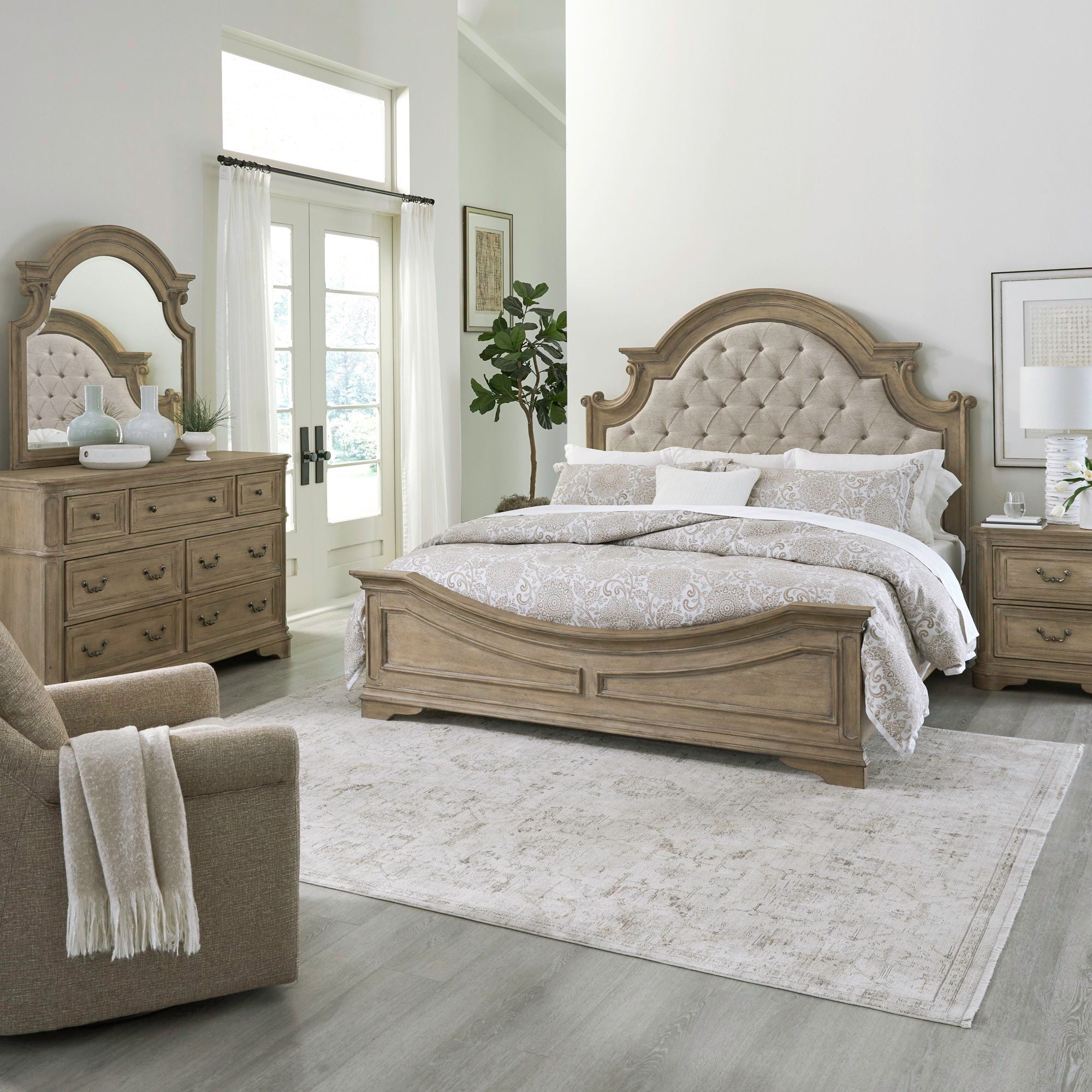 Liberty Furniture Magnolia Manor - Upholstered Bed Set | Meri Furniture