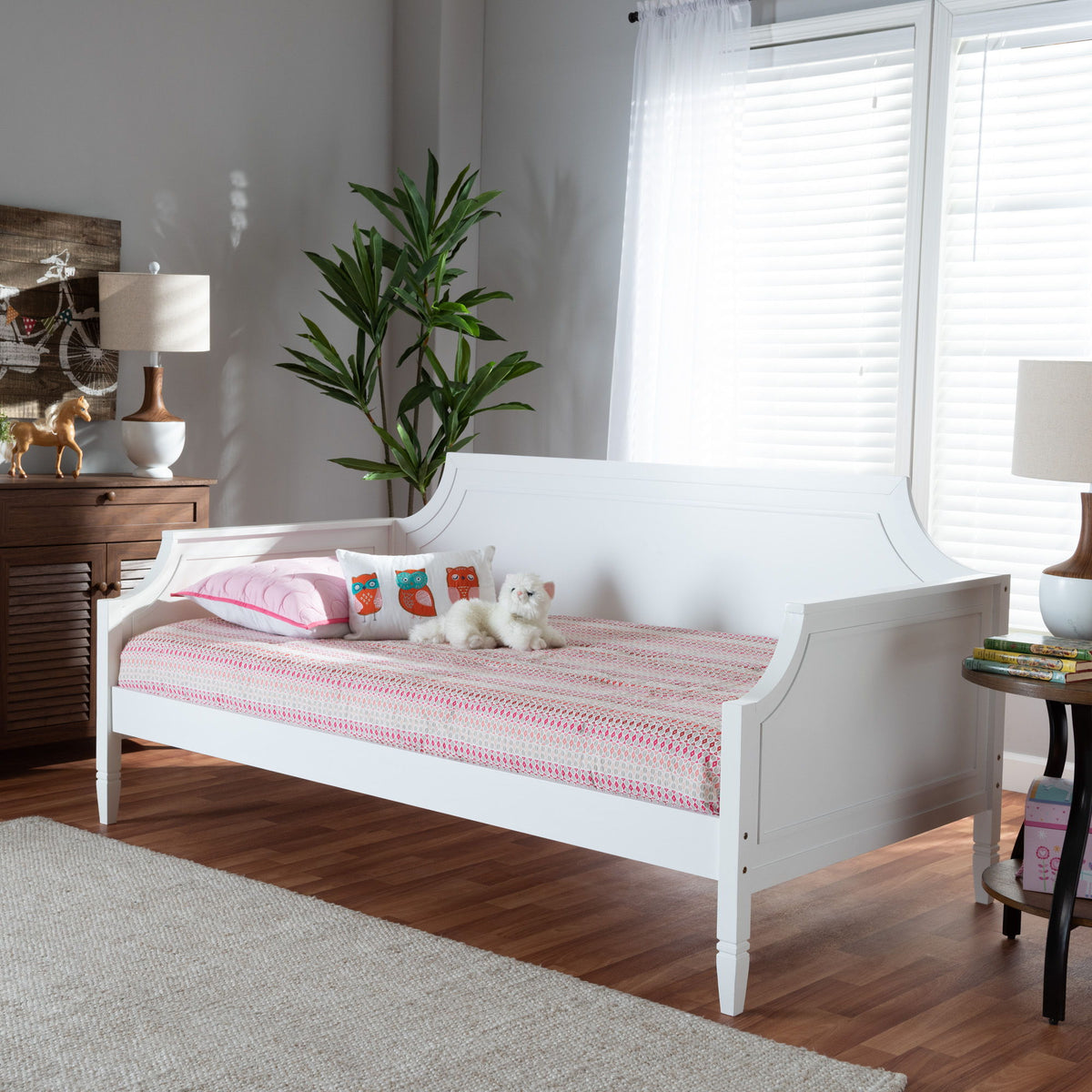 Mariana Classic and Traditional White Finished Wood Full Size Daybed