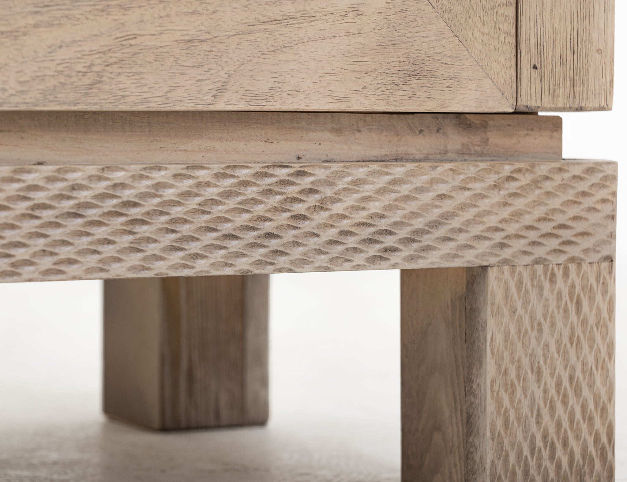 Solara - 4-Door Console